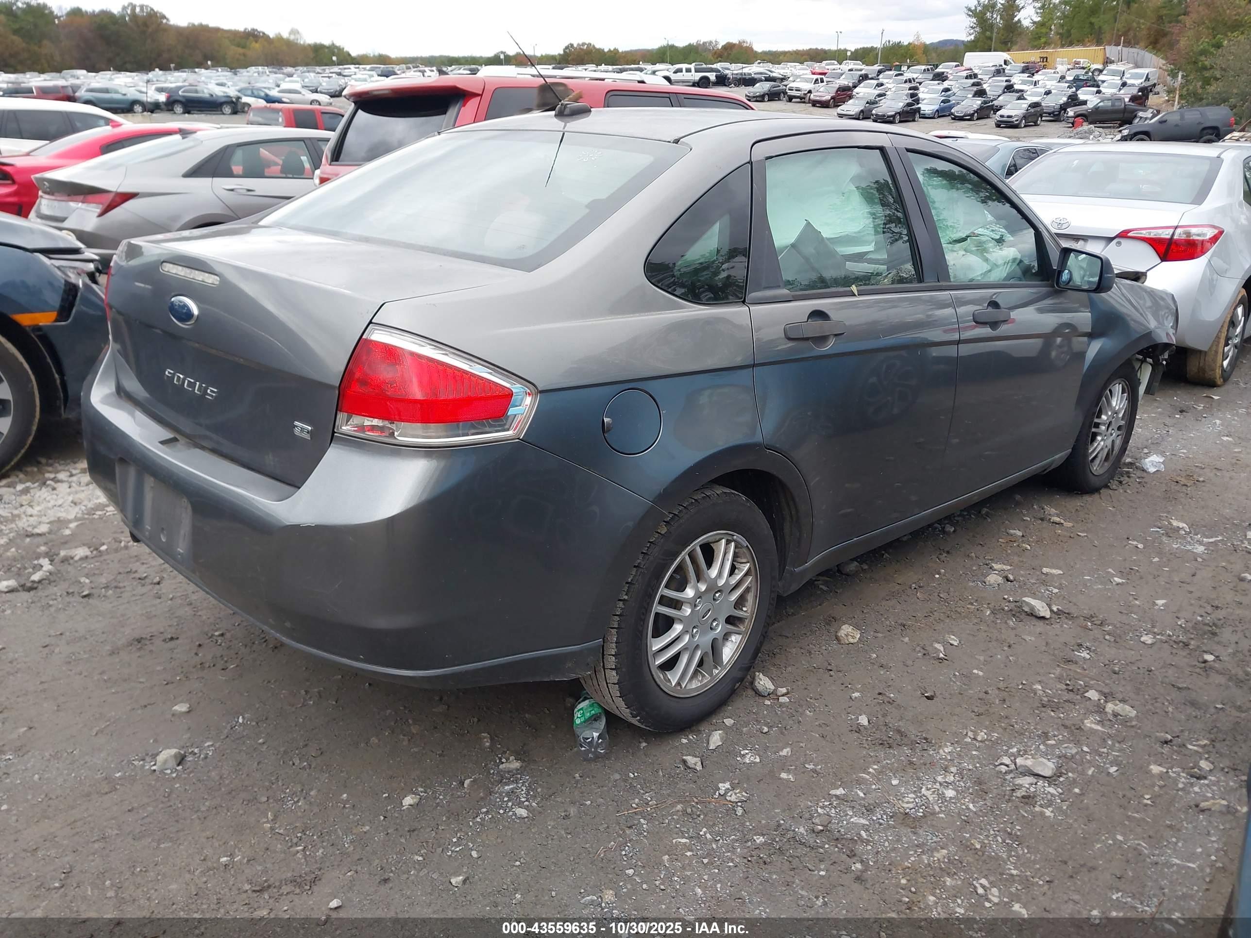 FORD FOCUS image 4
