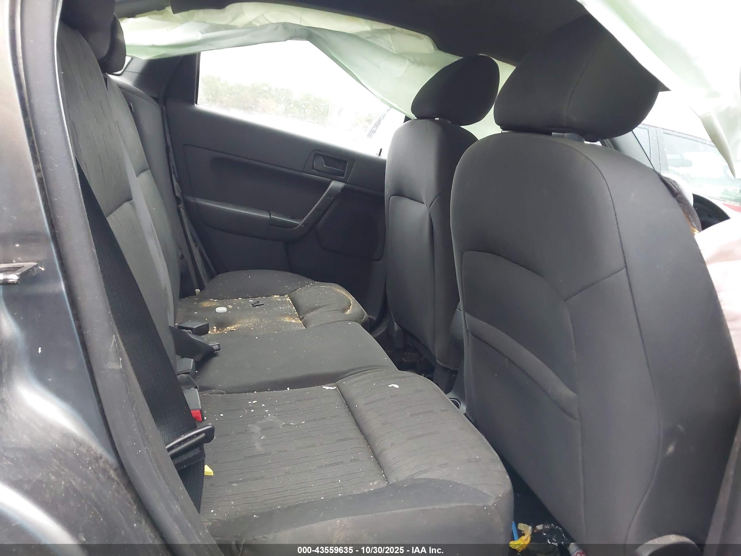 FORD FOCUS image 8