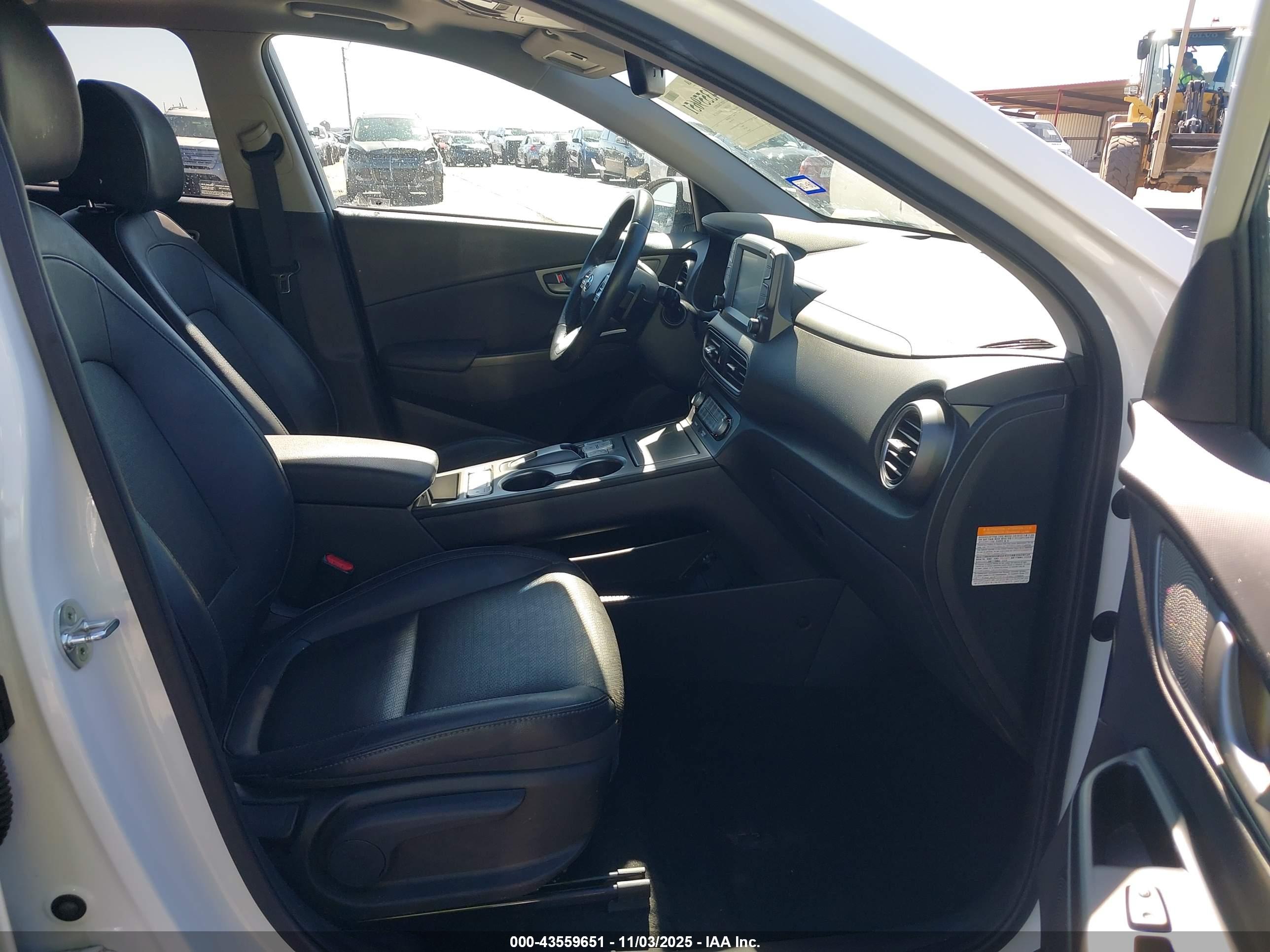 HYUNDAI KONA image 5