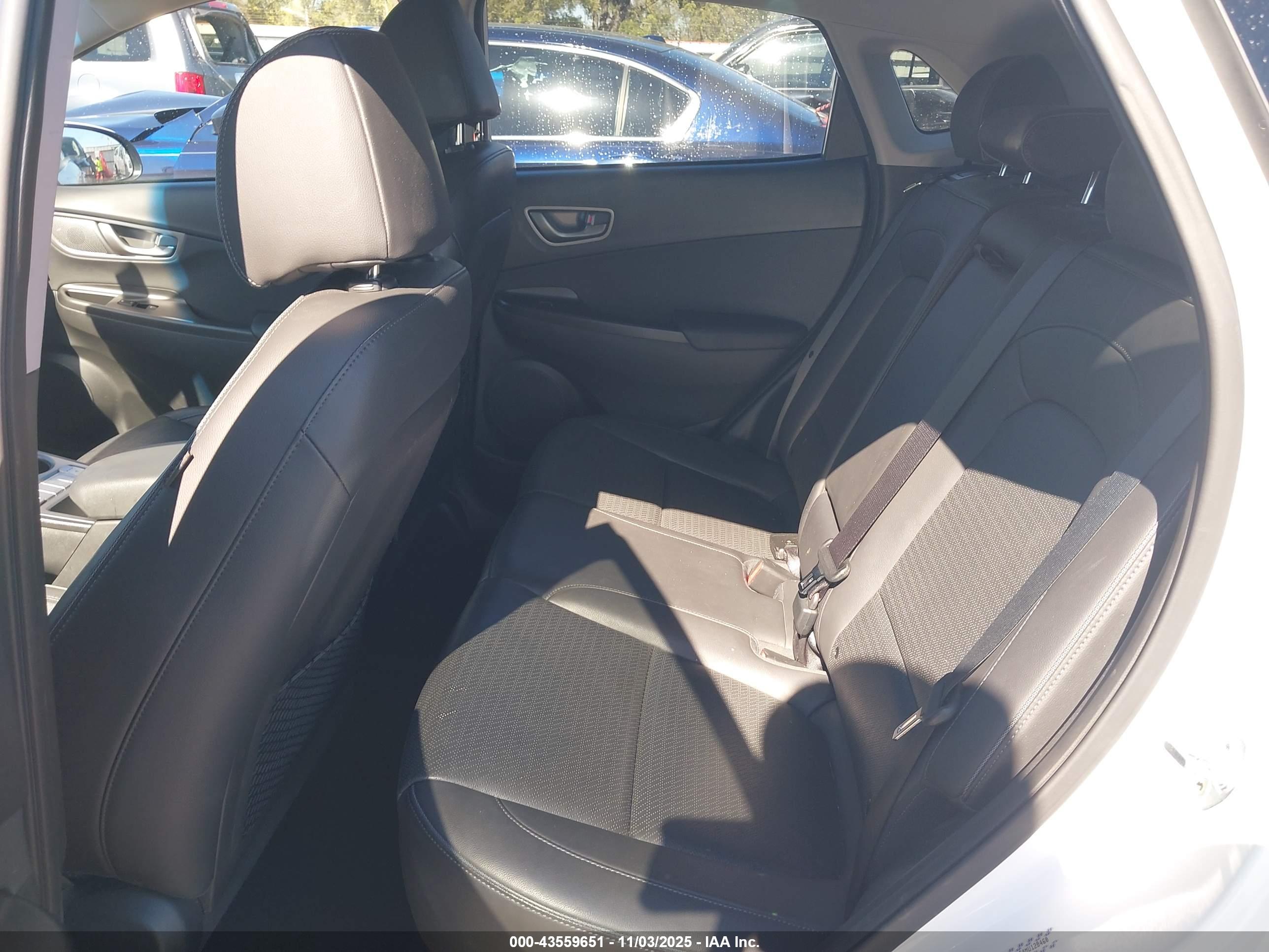 HYUNDAI KONA image 8