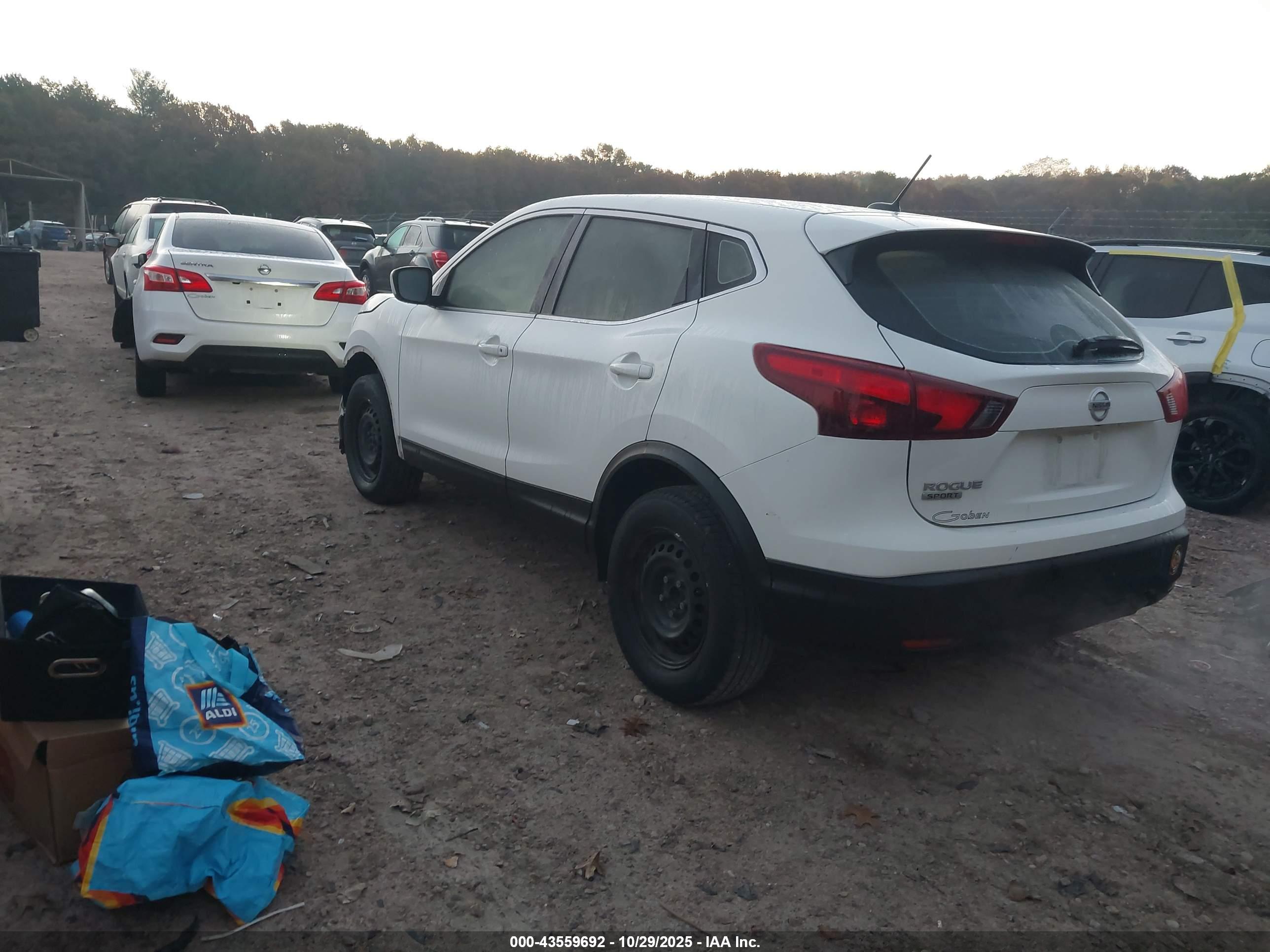 NISSAN ROGUE image 3
