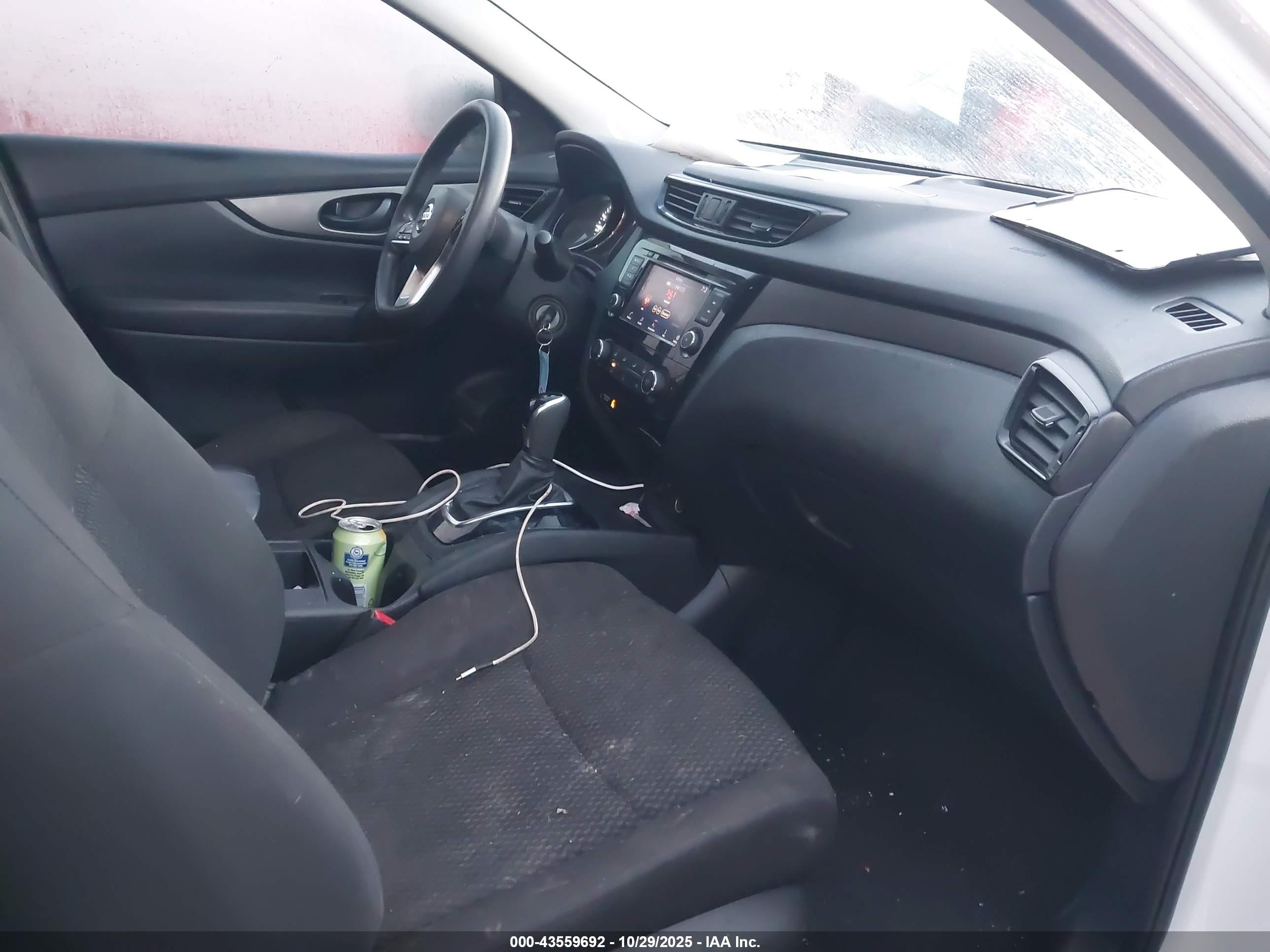 NISSAN ROGUE image 5