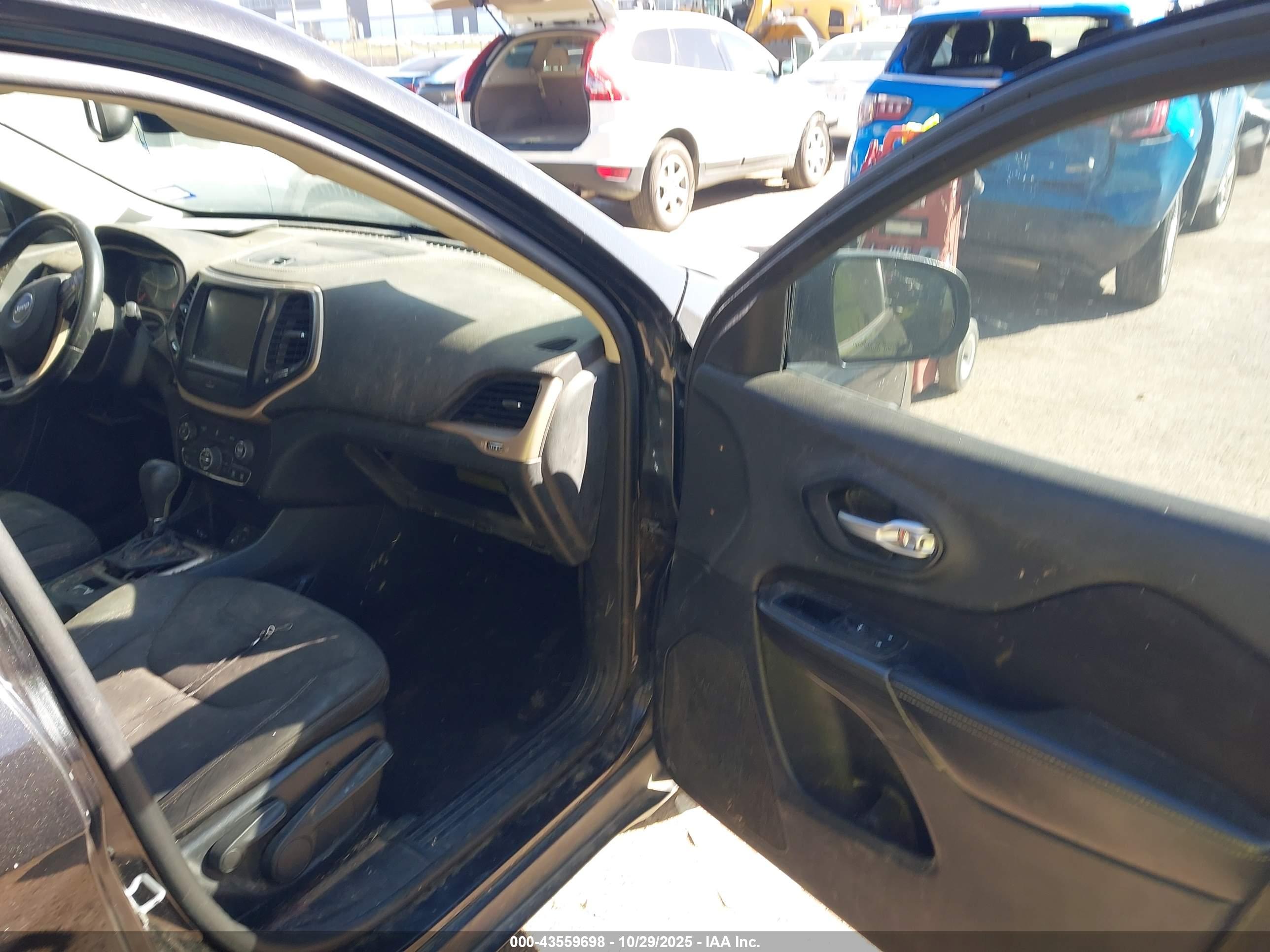 JEEP CHEROKEE image 5