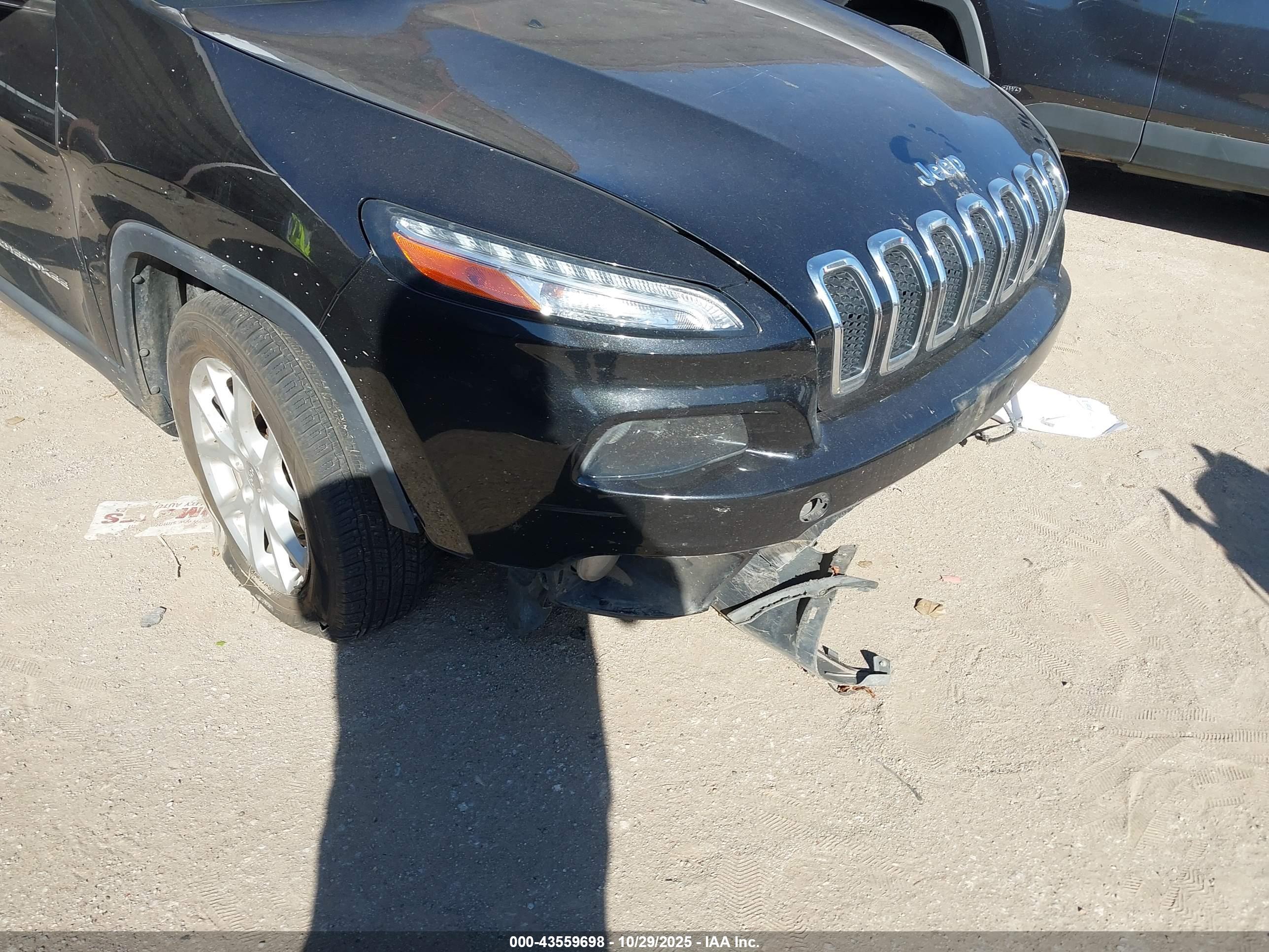 JEEP CHEROKEE image 6