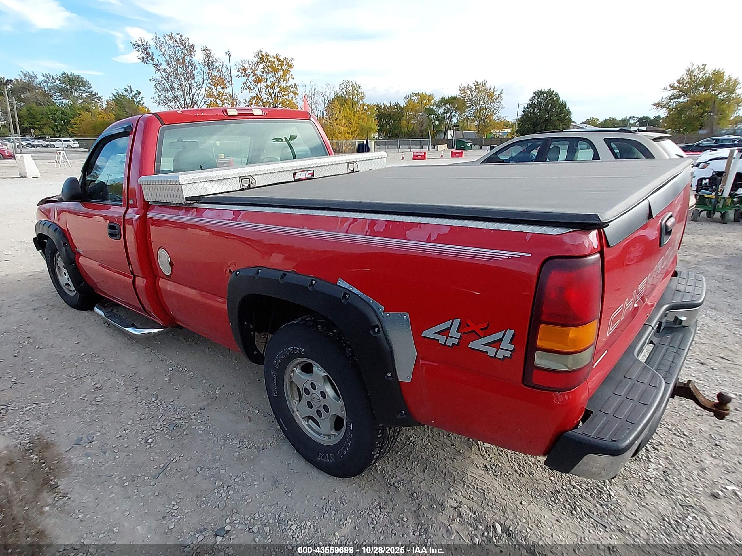 CHEVROLET SILVERADO image 3
