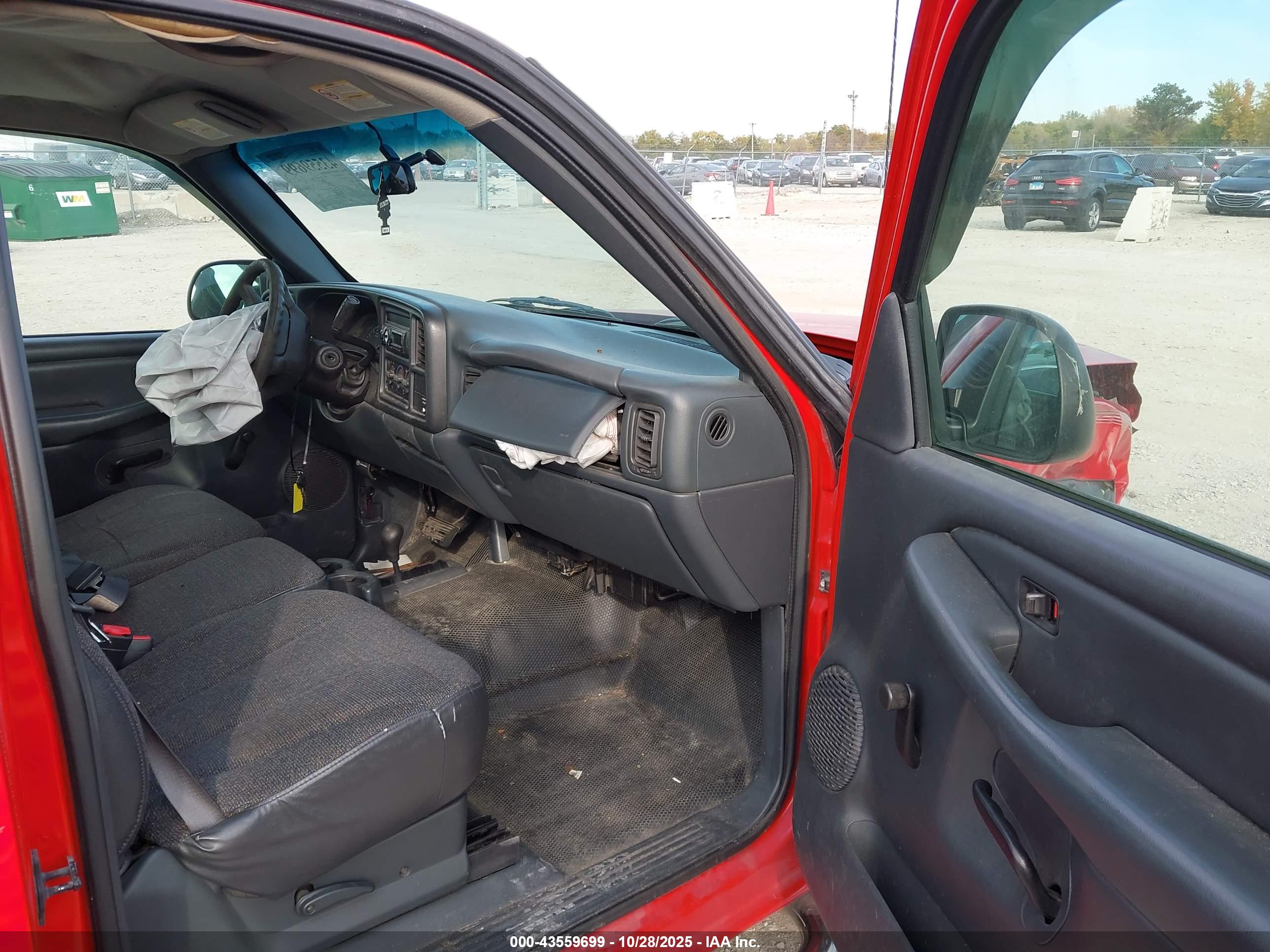 CHEVROLET SILVERADO image 5
