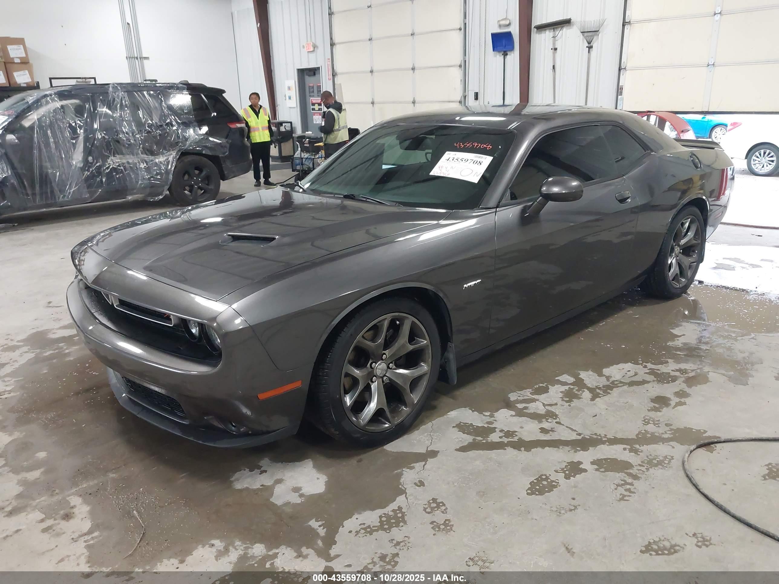 DODGE CHALLENGER image 2