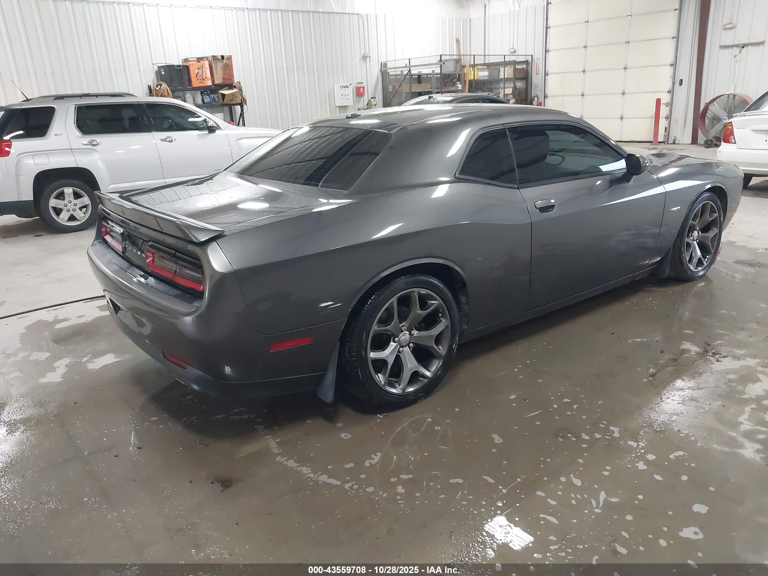 DODGE CHALLENGER image 4