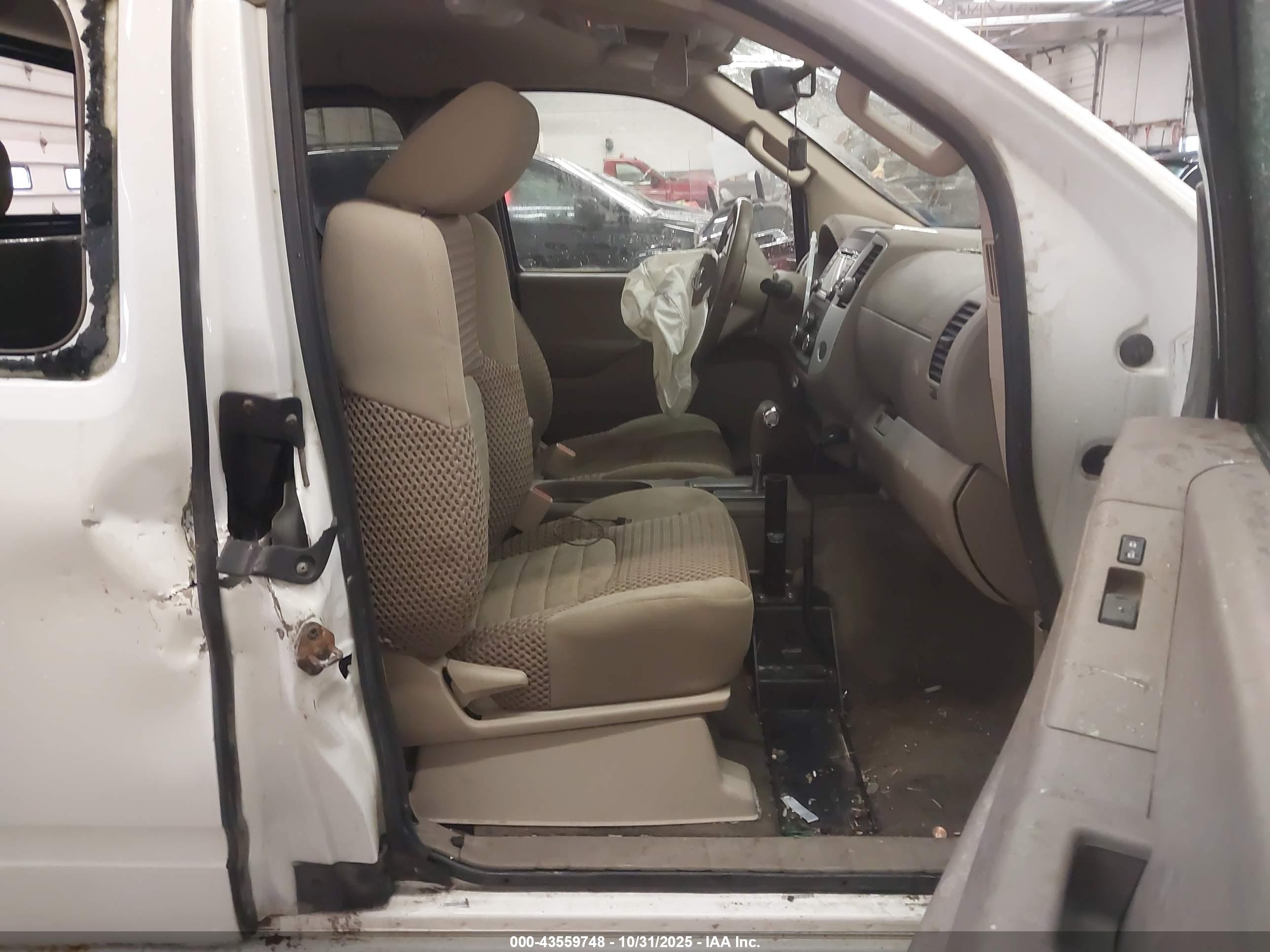 NISSAN FRONTIER image 5