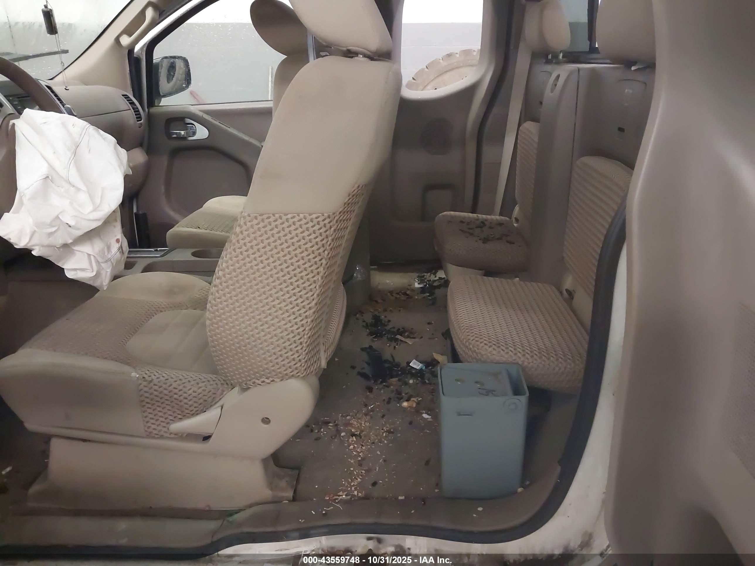 NISSAN FRONTIER image 8