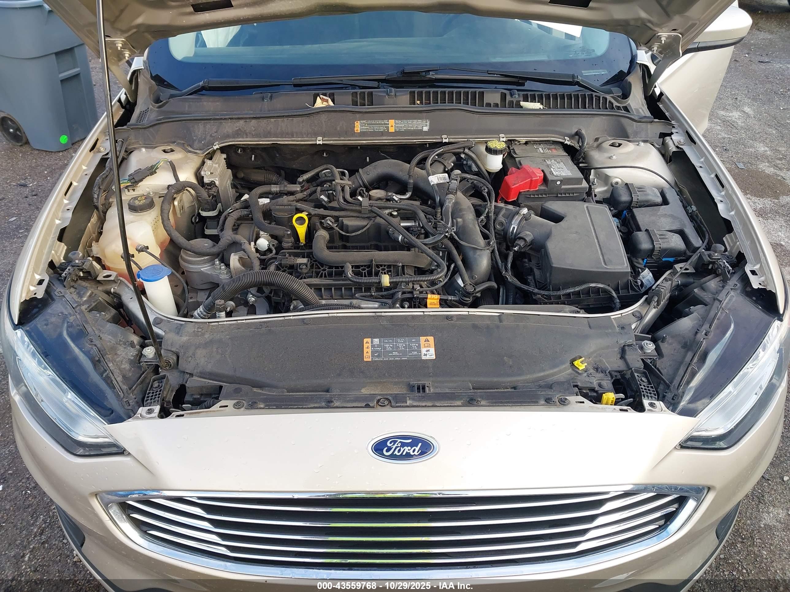 FORD FUSION image 10