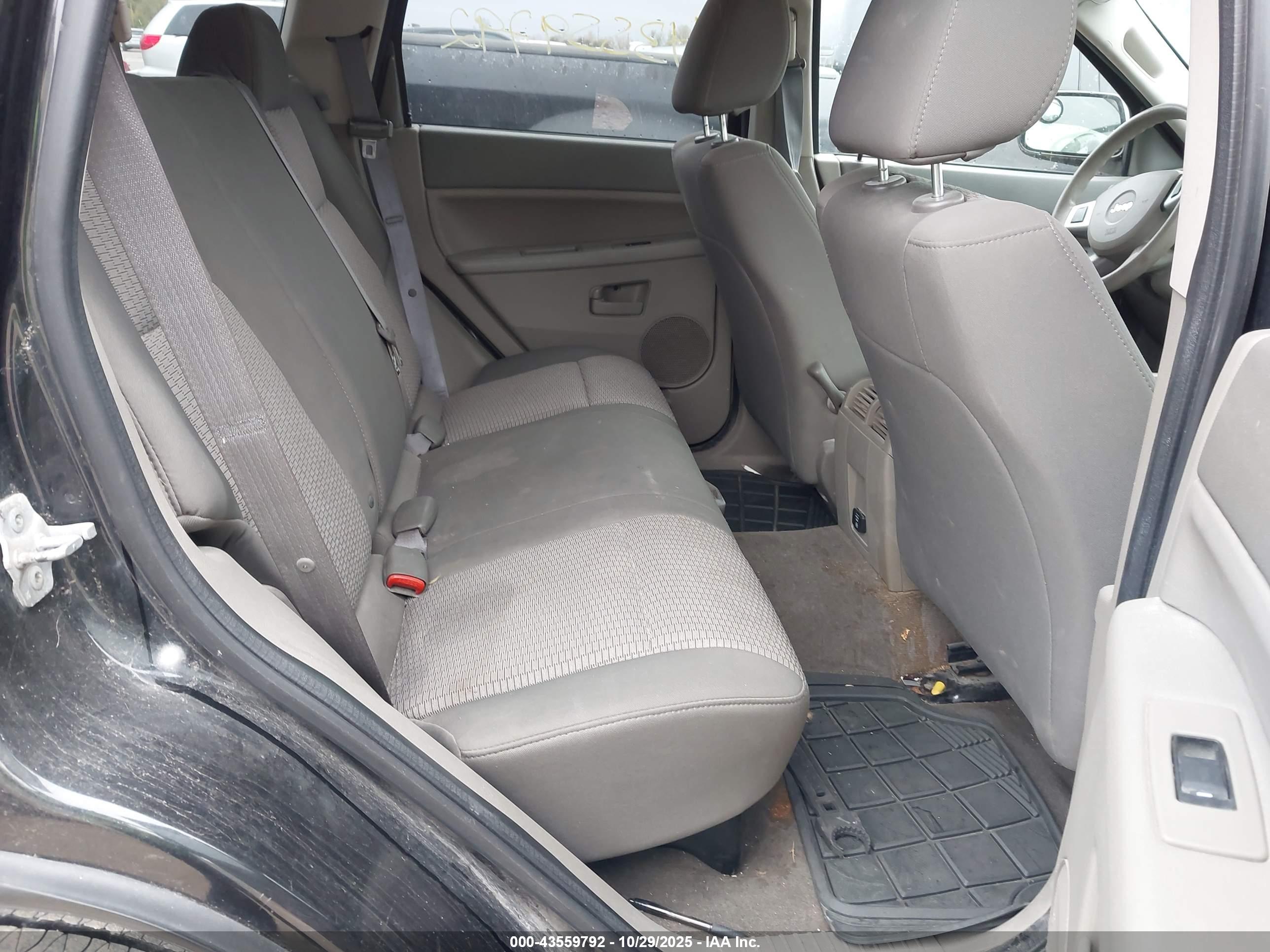 JEEP GRAND image 8
