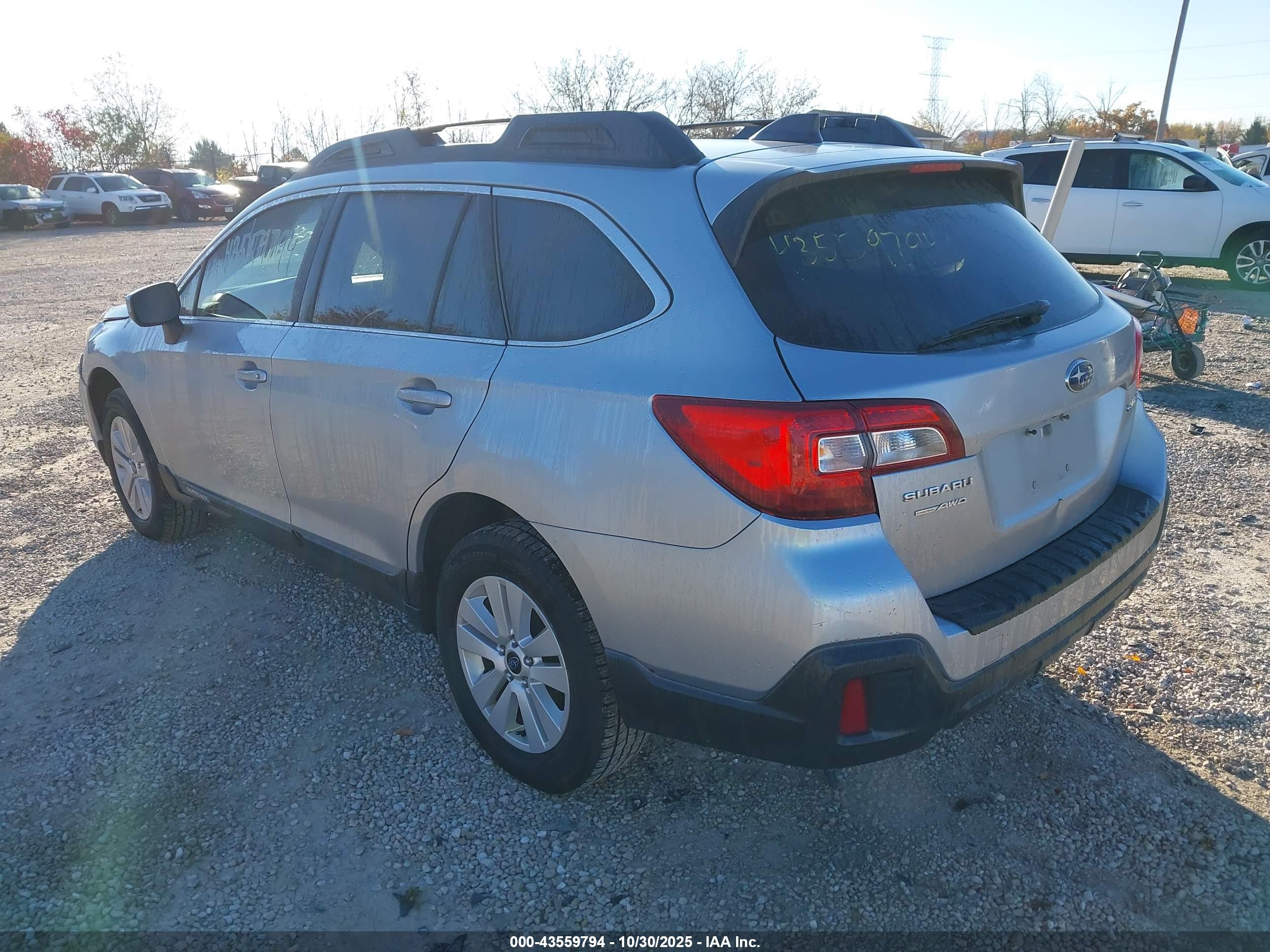 SUBARU OUTBACK image 3
