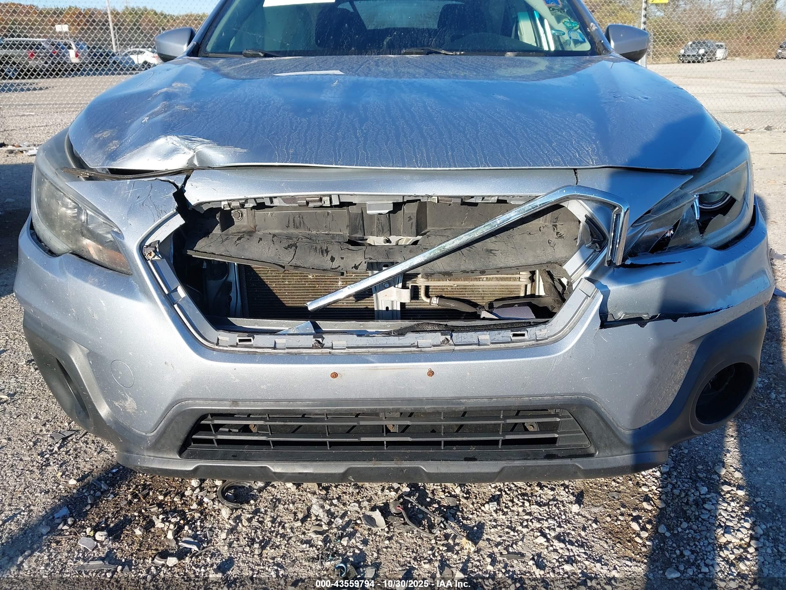 SUBARU OUTBACK image 6