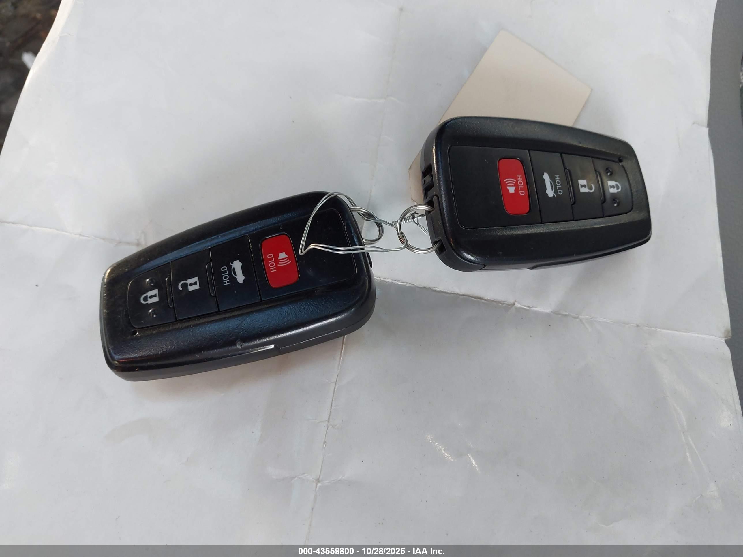 TOYOTA CAMRY image 11