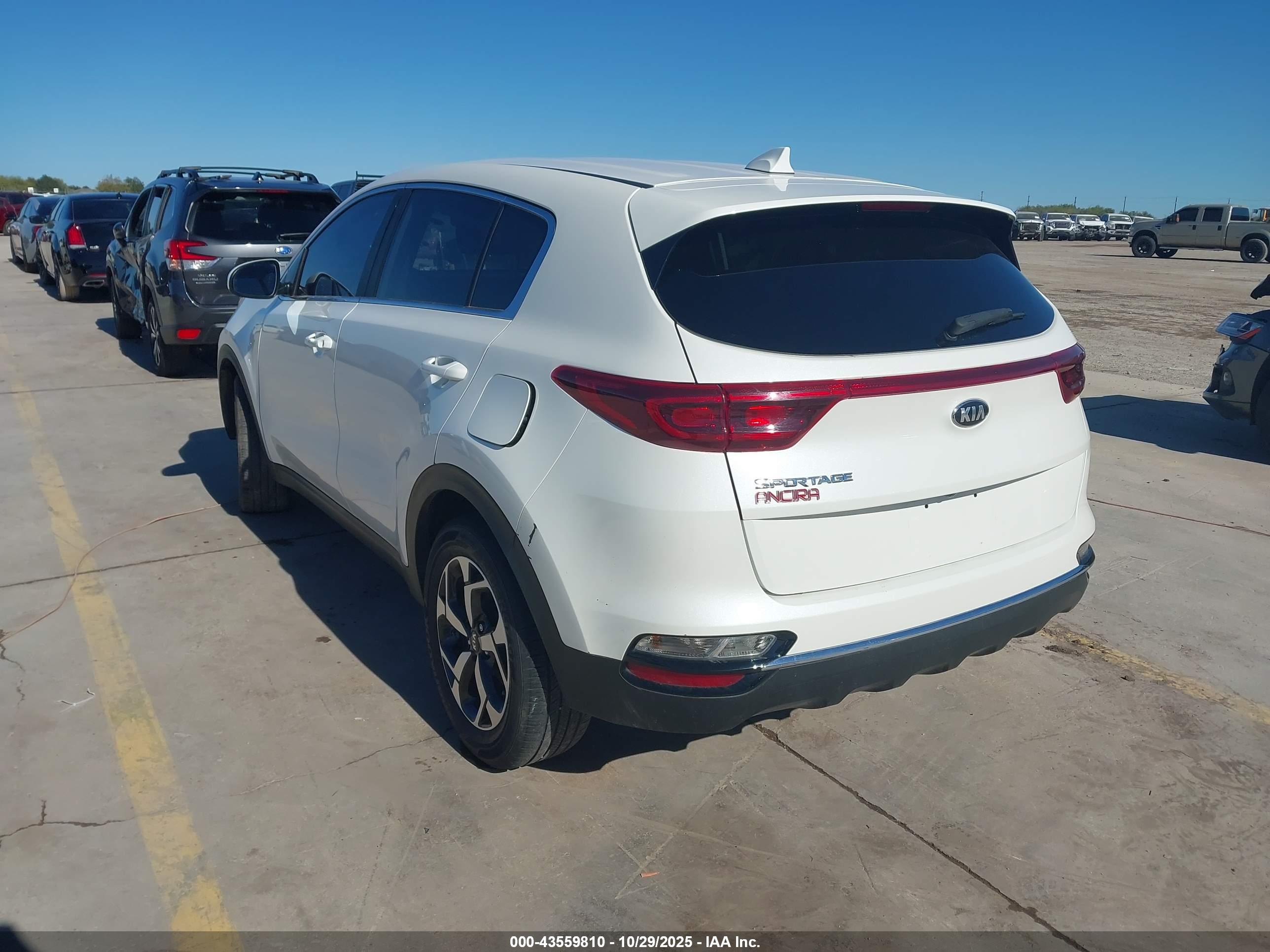 KIA SPORTAGE image 3