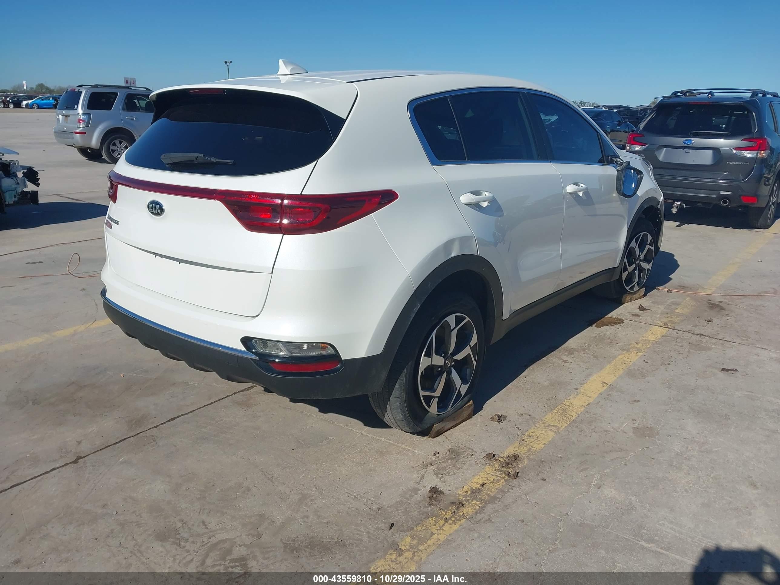 KIA SPORTAGE image 4