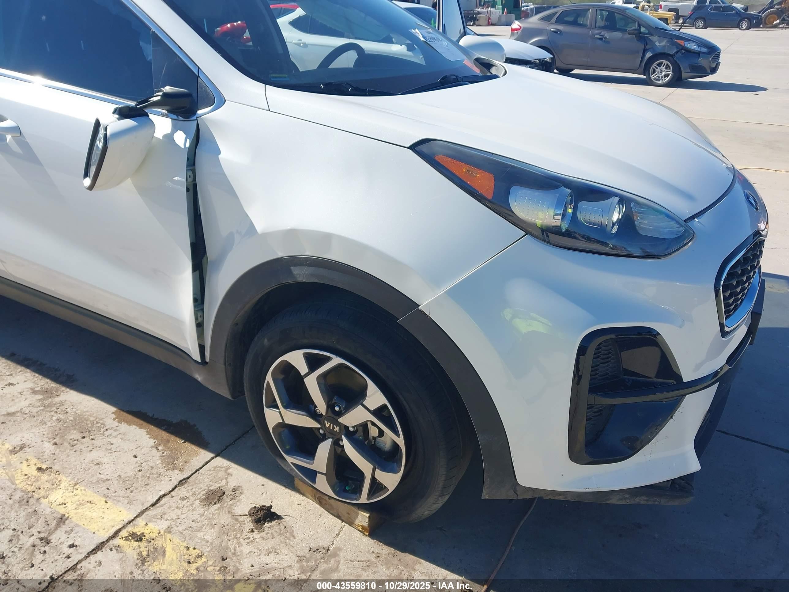 KIA SPORTAGE image 6