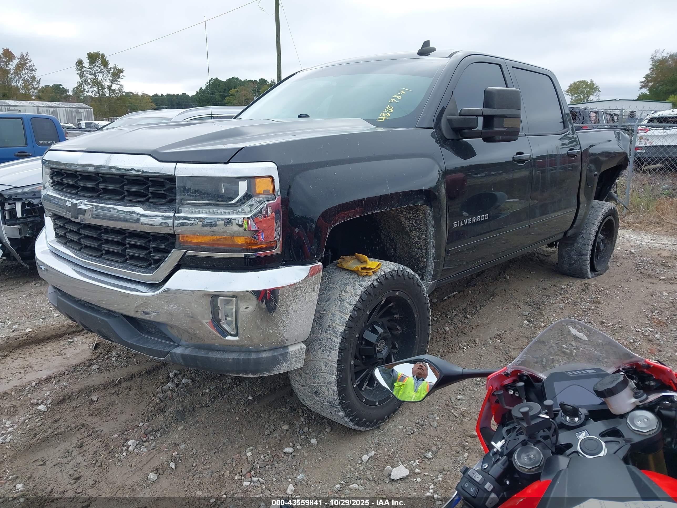 CHEVROLET SILVERADO image 2