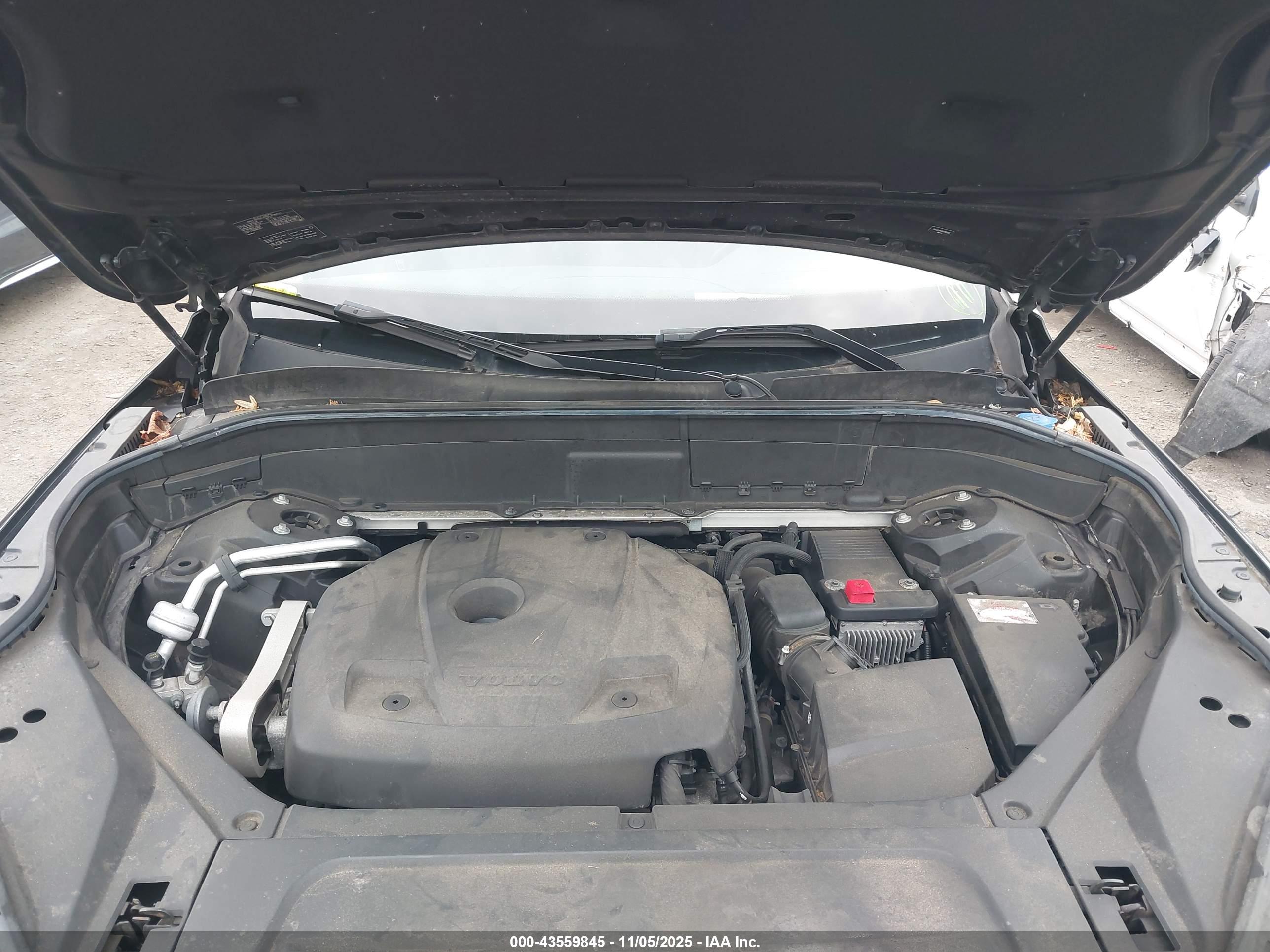 VOLVO XC90 image 10
