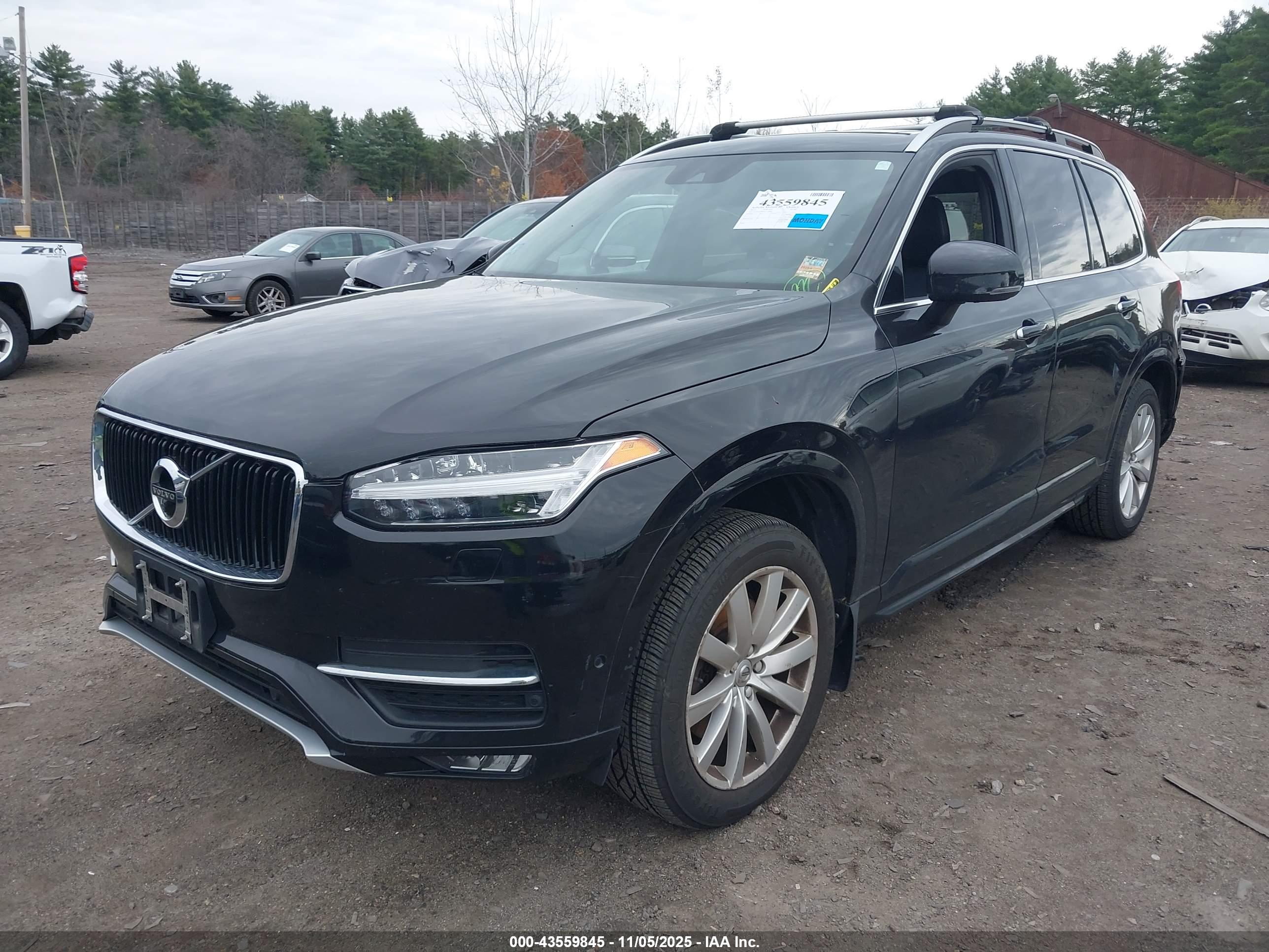 VOLVO XC90 image 2