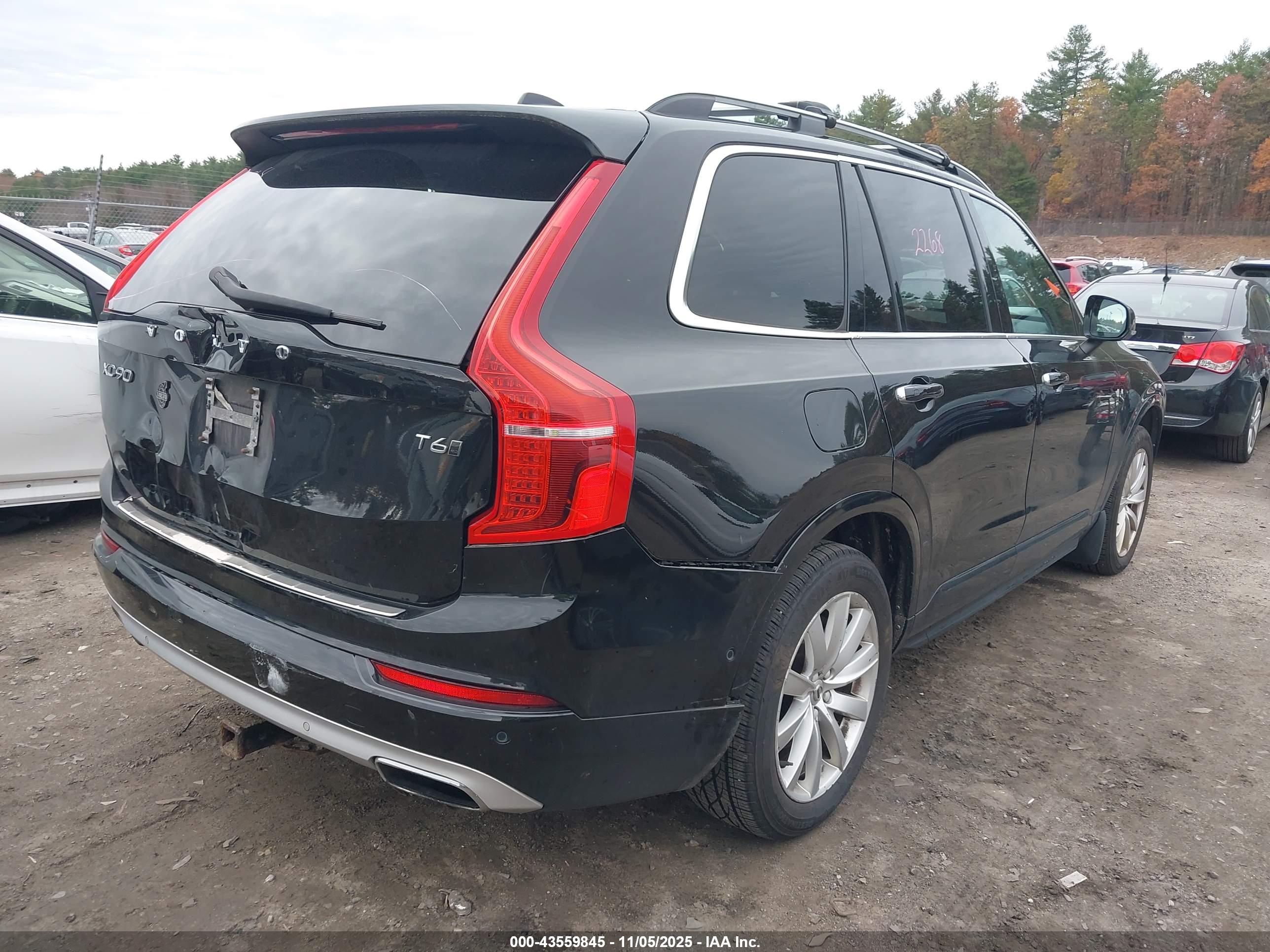 VOLVO XC90 image 4