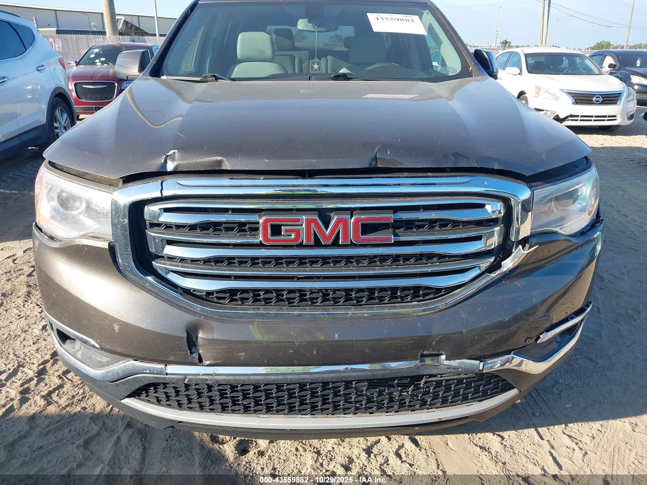 GMC ACADIA image 6