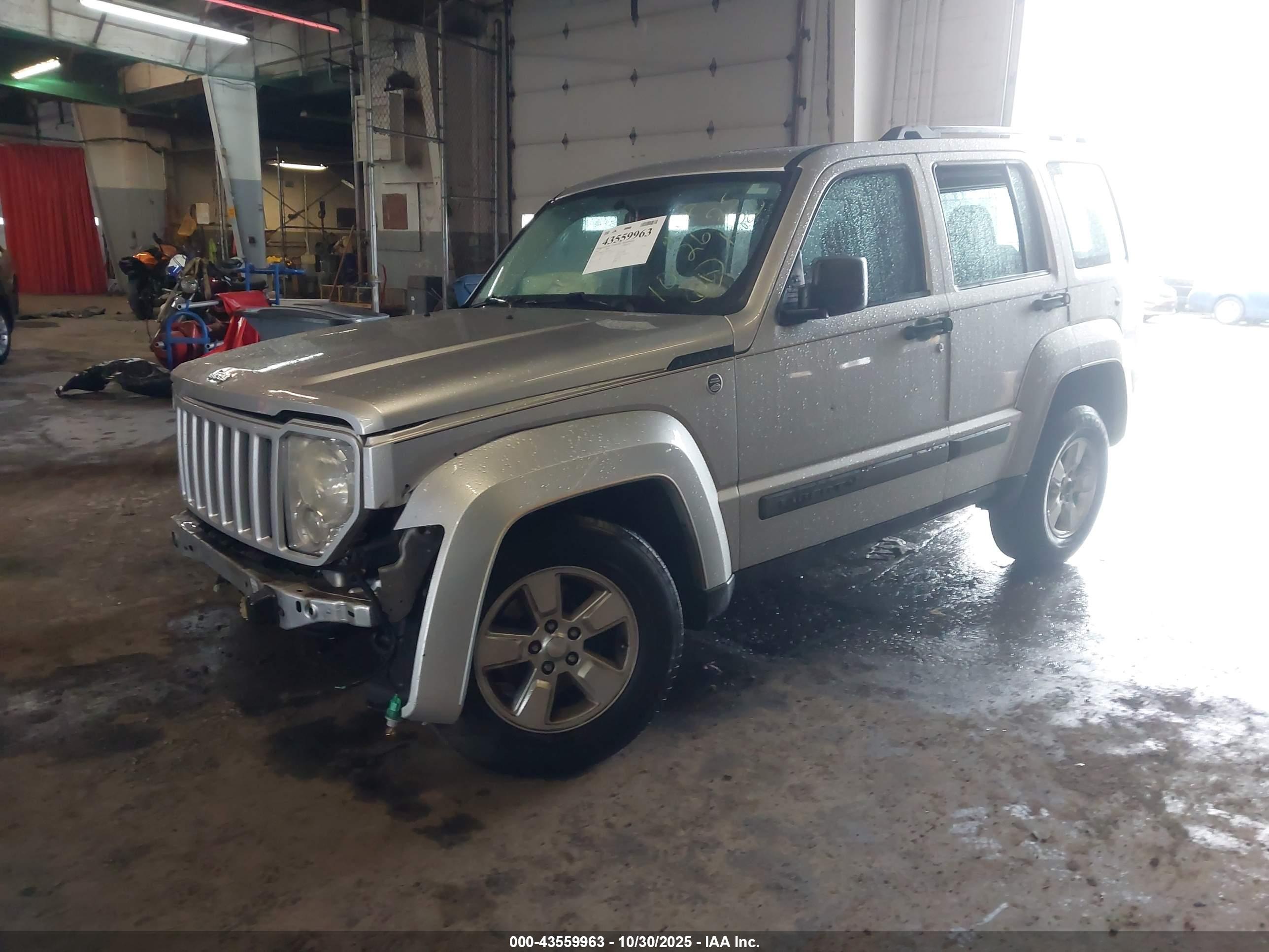 JEEP LIBERTY image 2