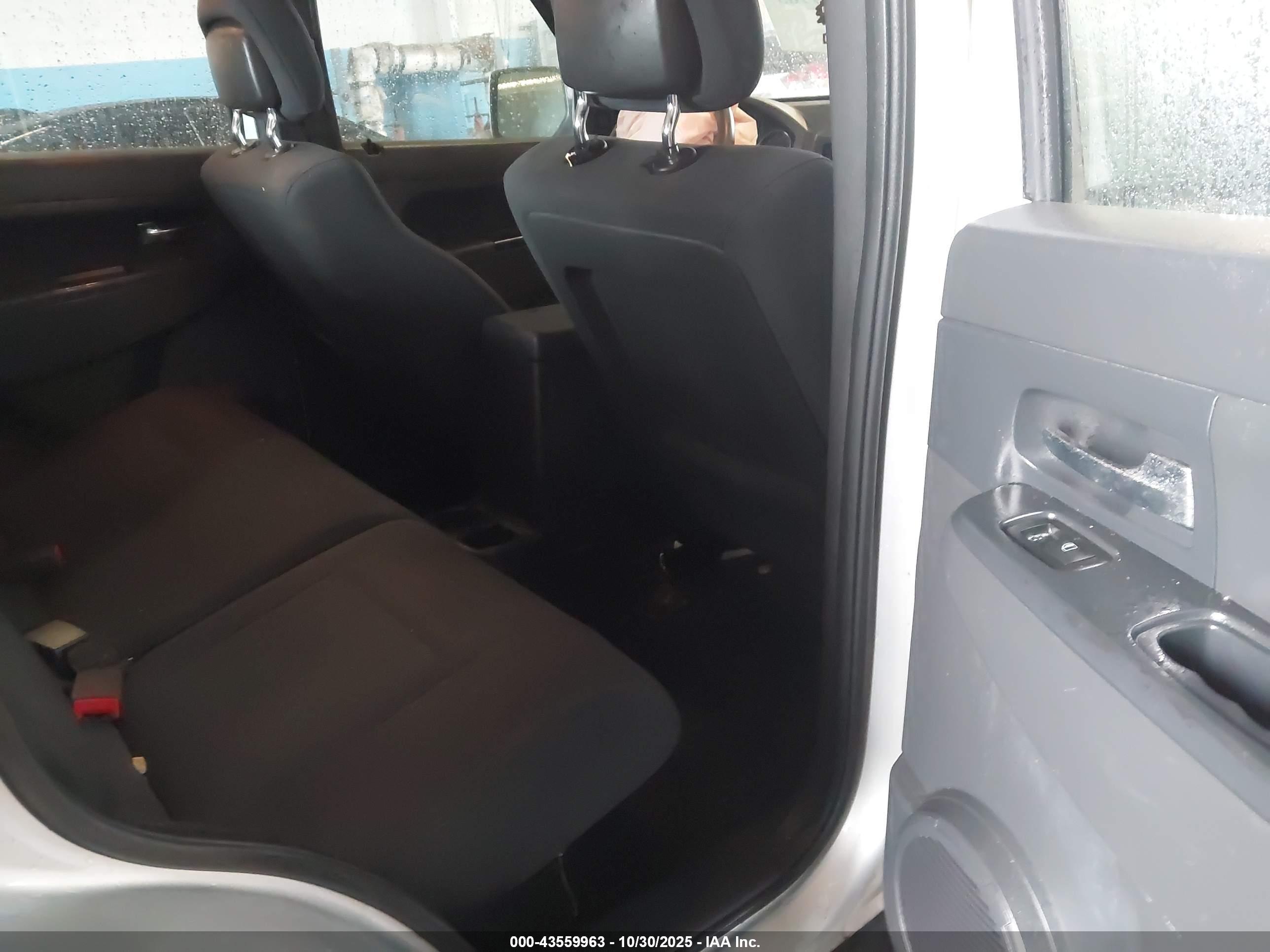 JEEP LIBERTY image 8