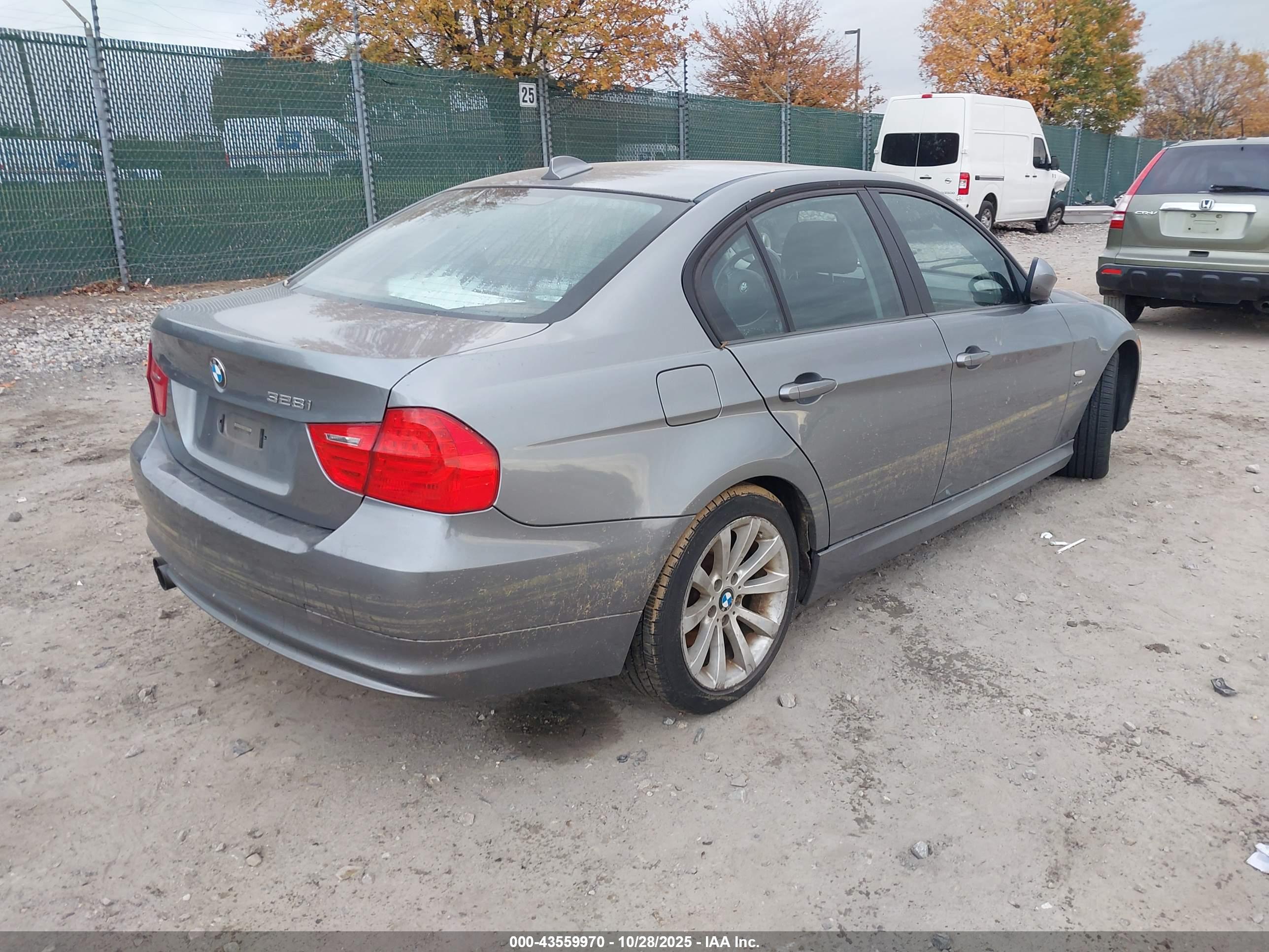 BMW 328I image 4