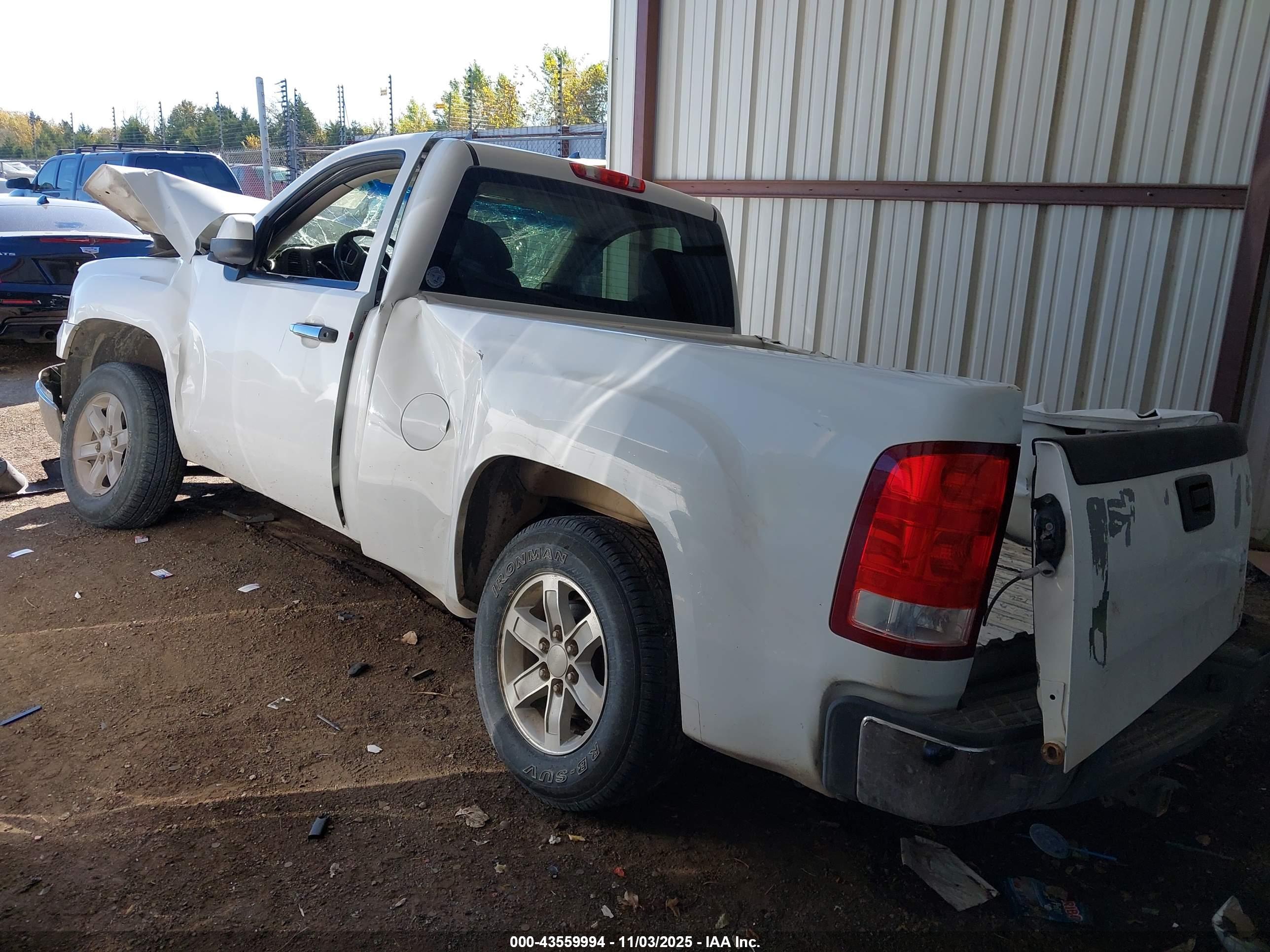 GMC SIERRA image 3