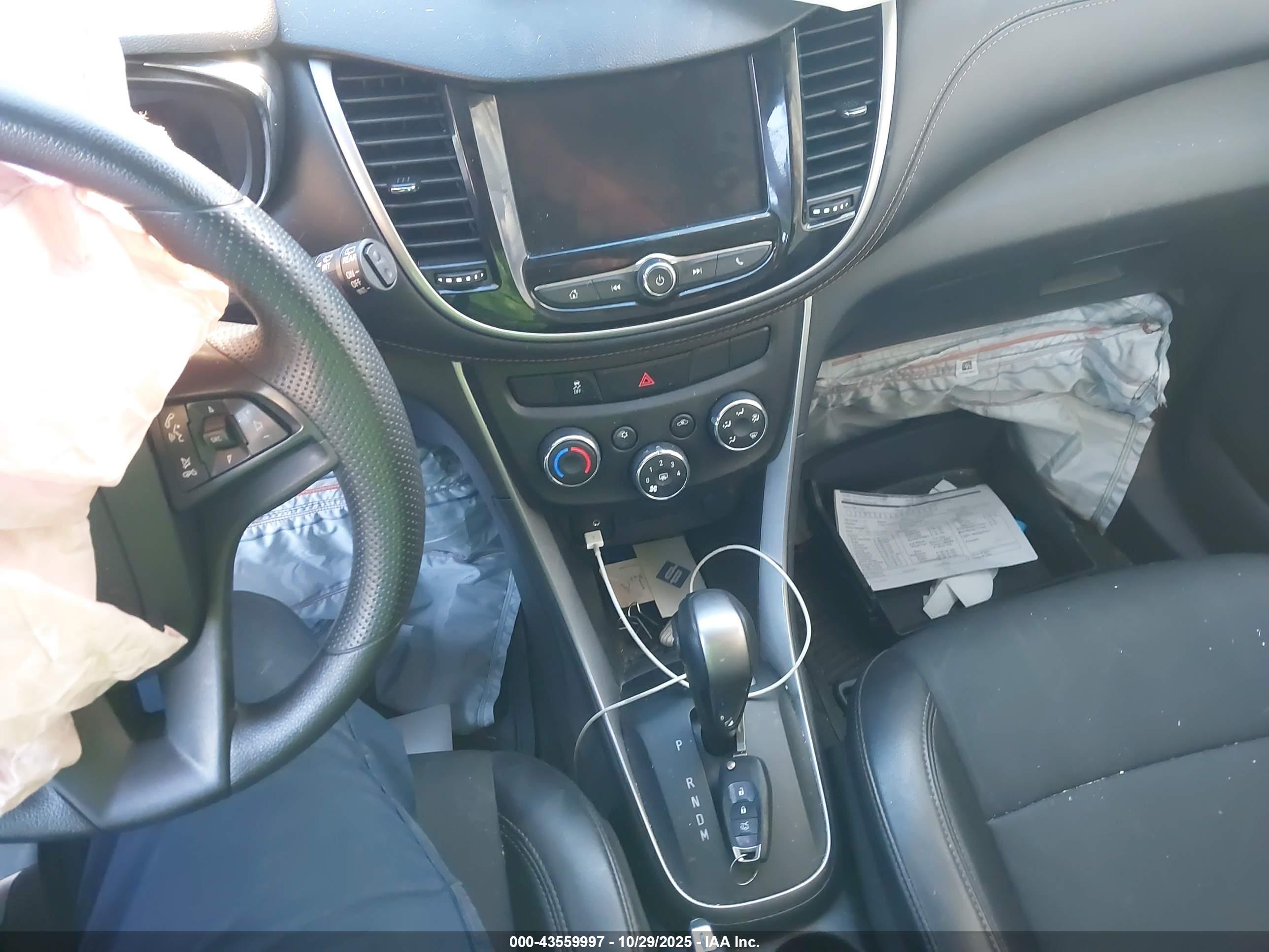CHEVROLET TRAX image 11