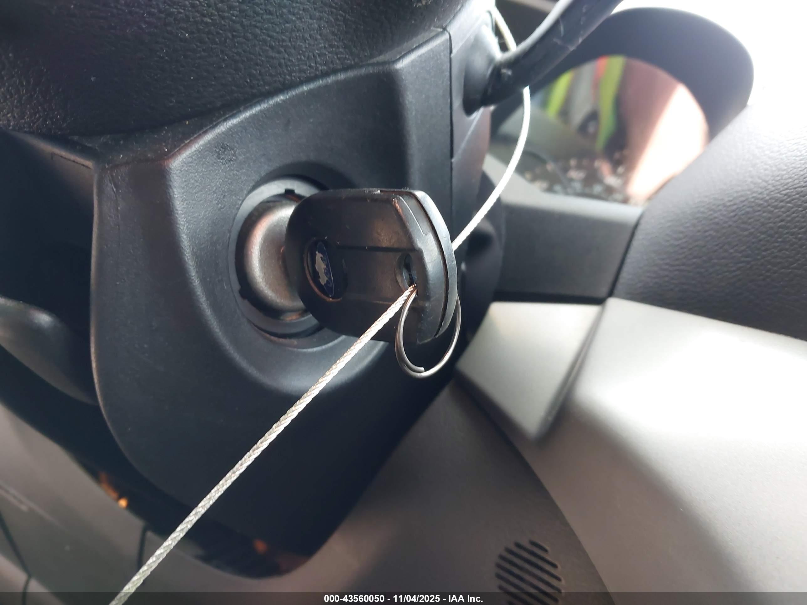 FORD ESCAPE image 11