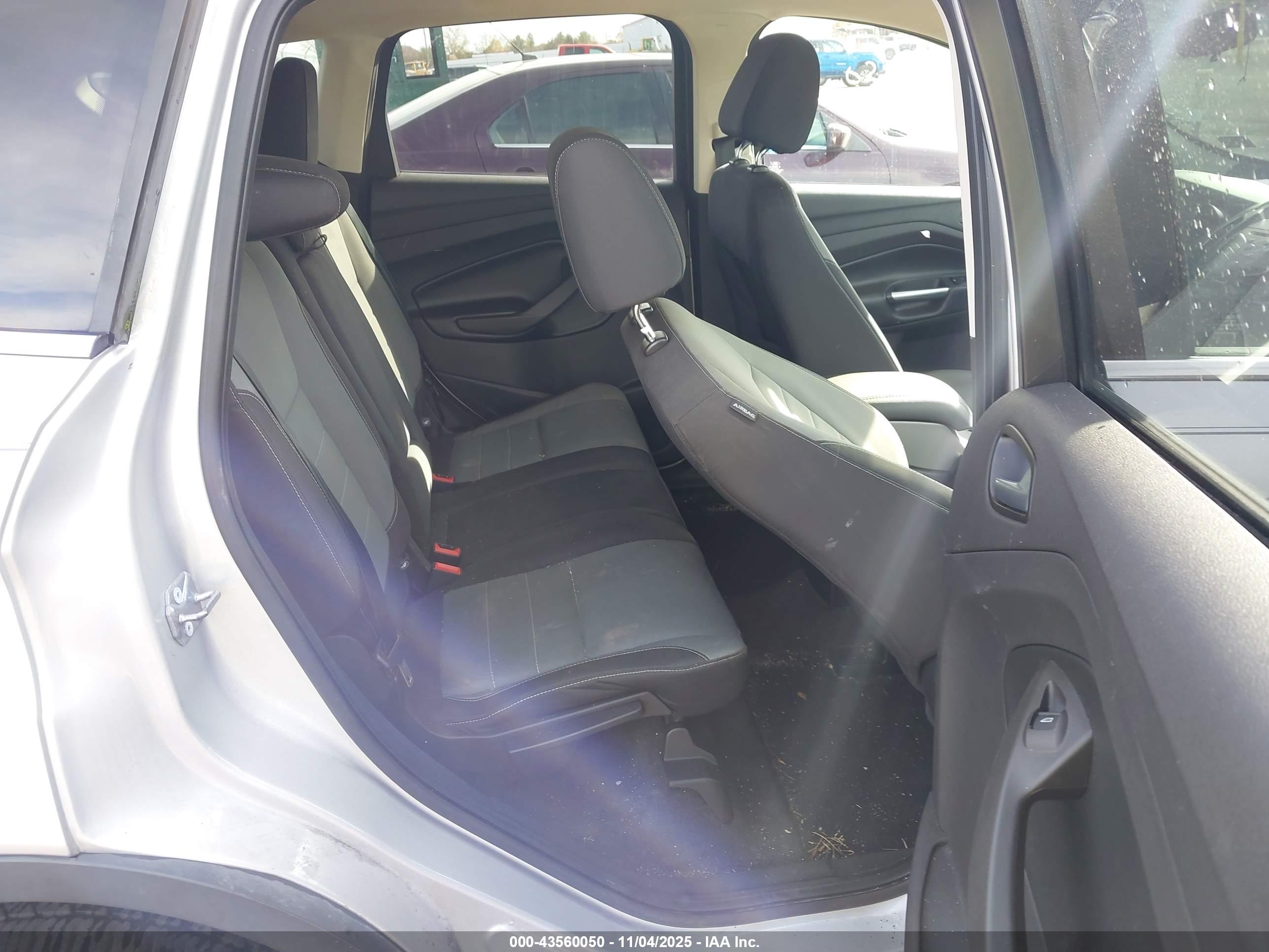 FORD ESCAPE image 8