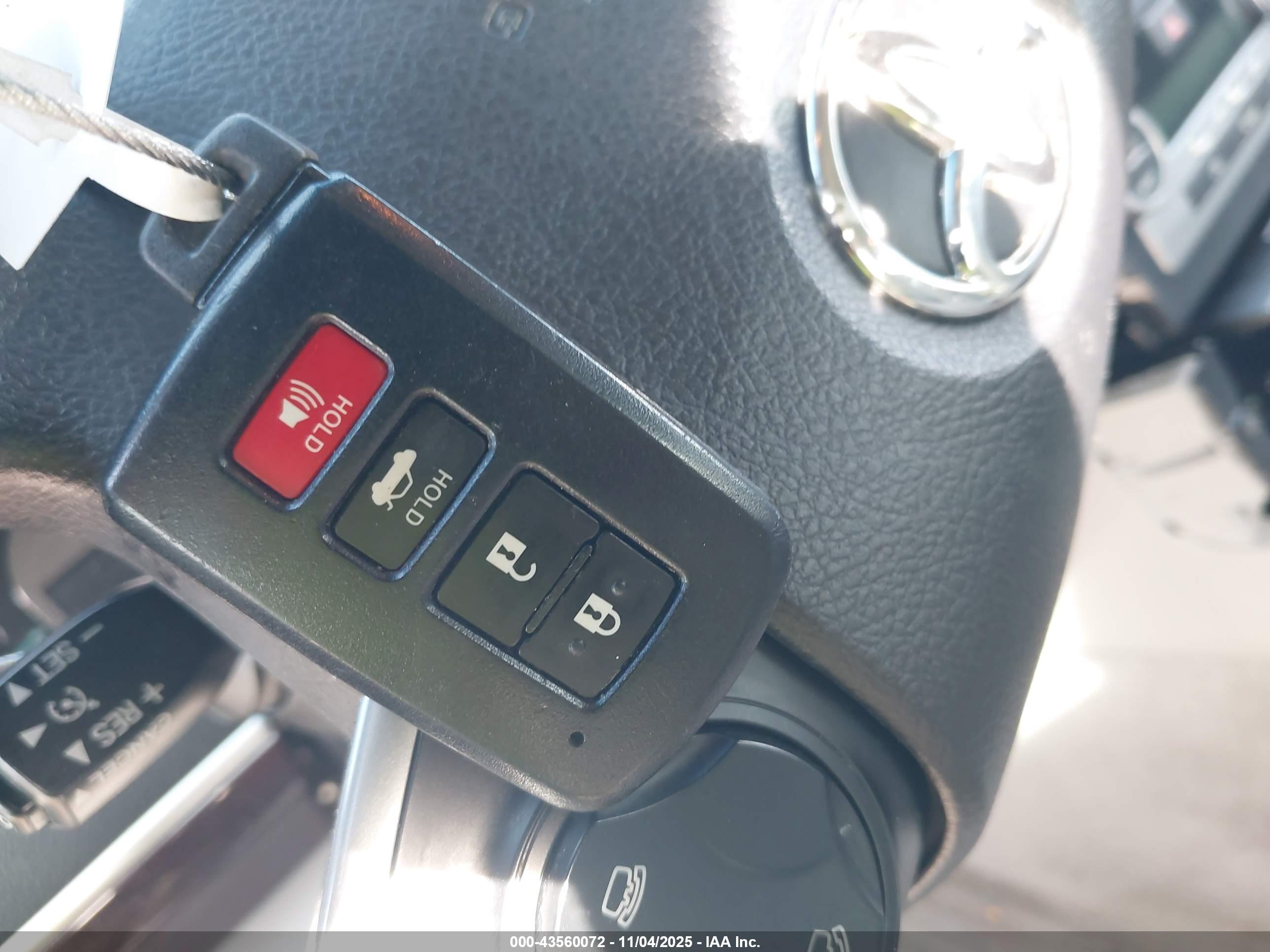 TOYOTA CAMRY image 11
