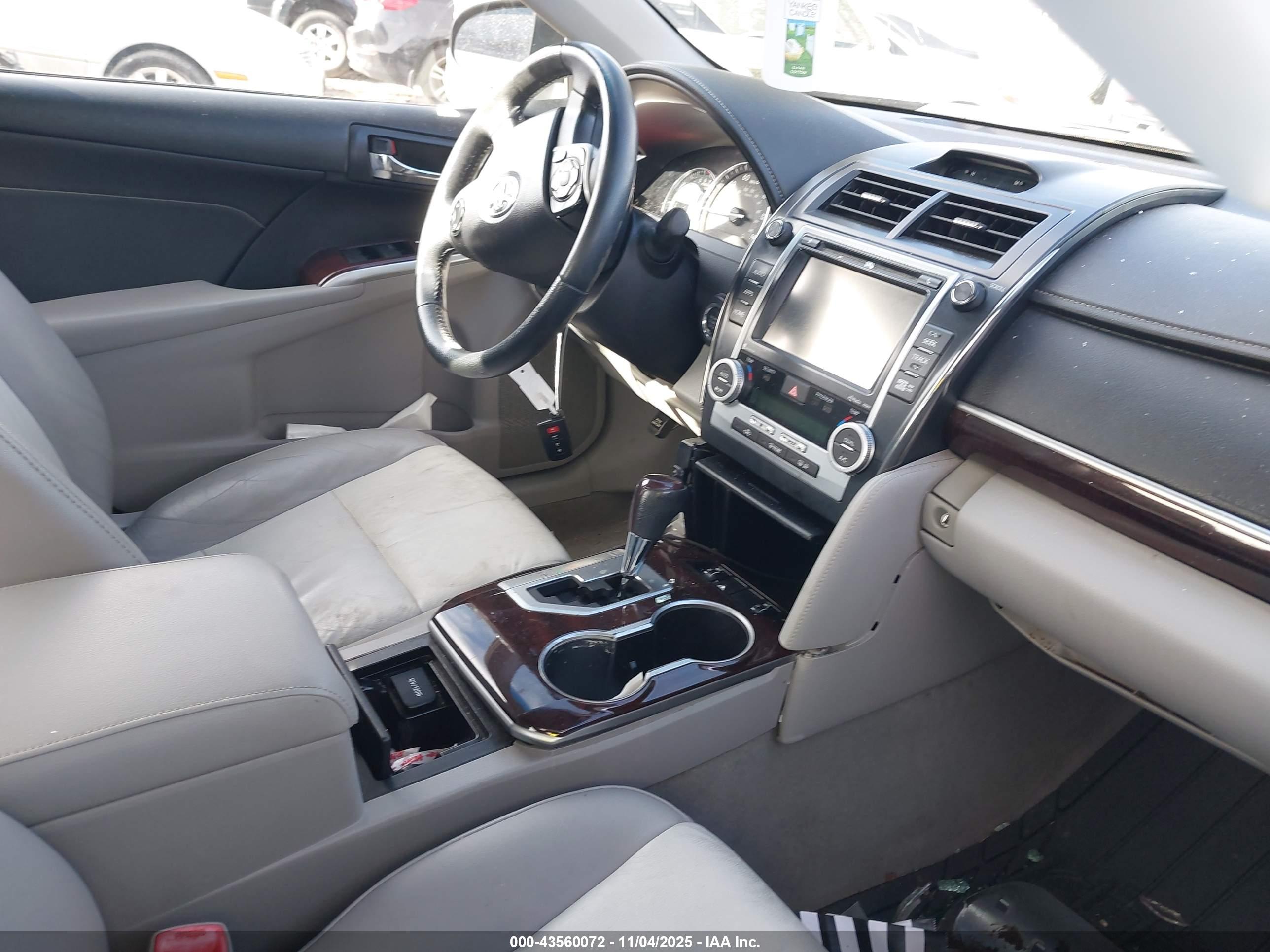 TOYOTA CAMRY image 5