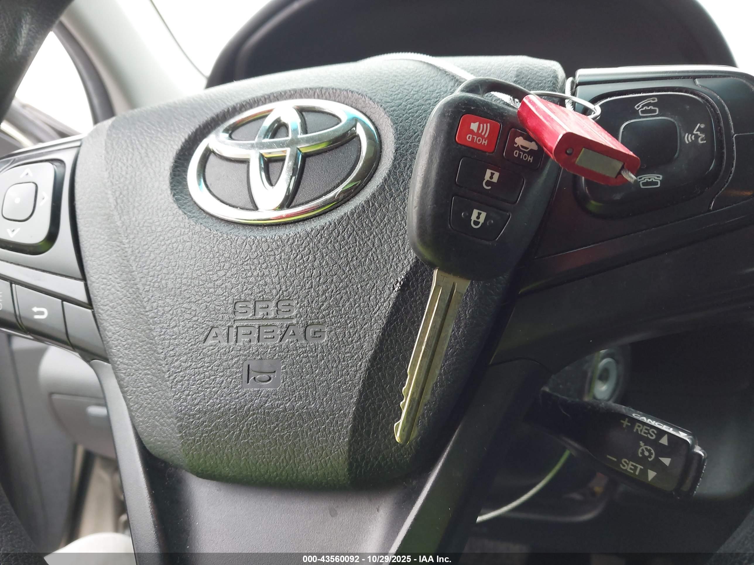 TOYOTA CAMRY image 11