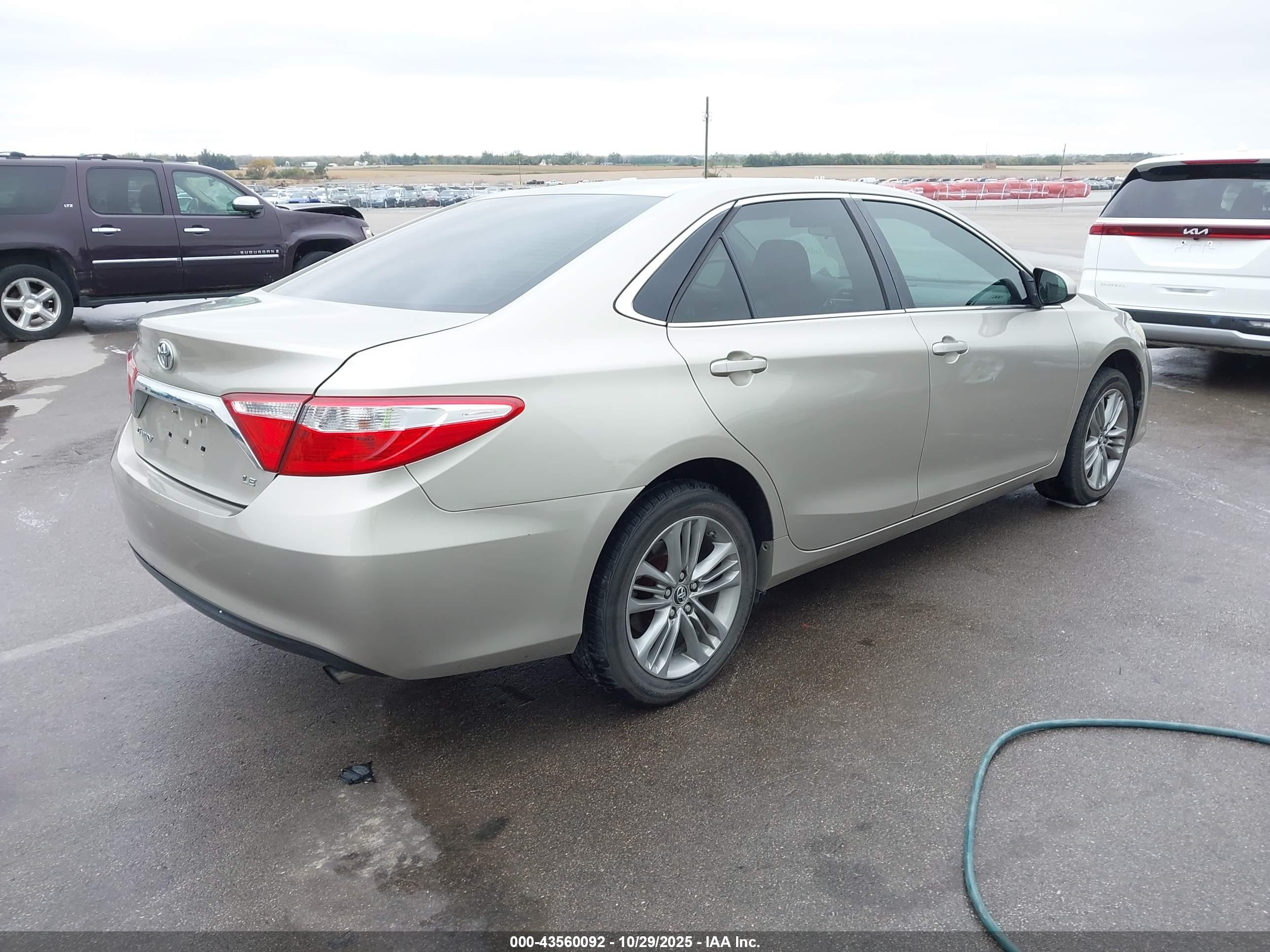 TOYOTA CAMRY image 4