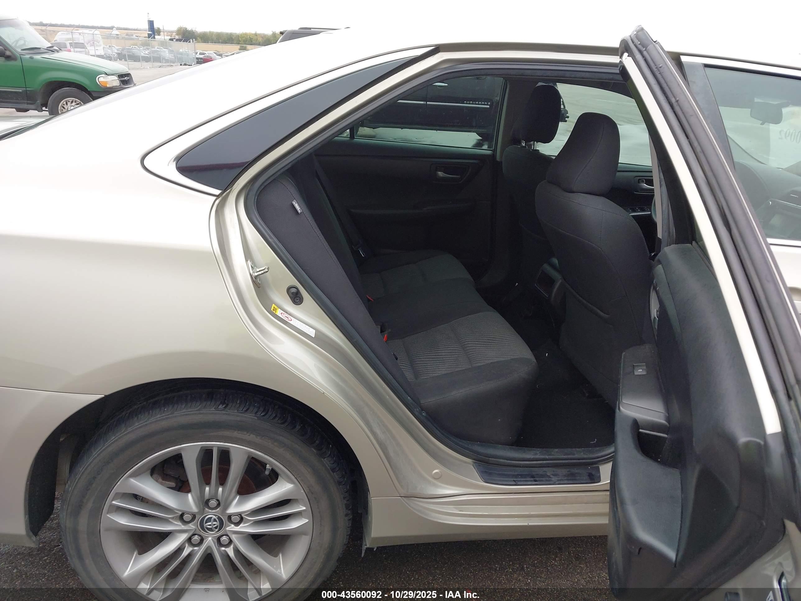 TOYOTA CAMRY image 8