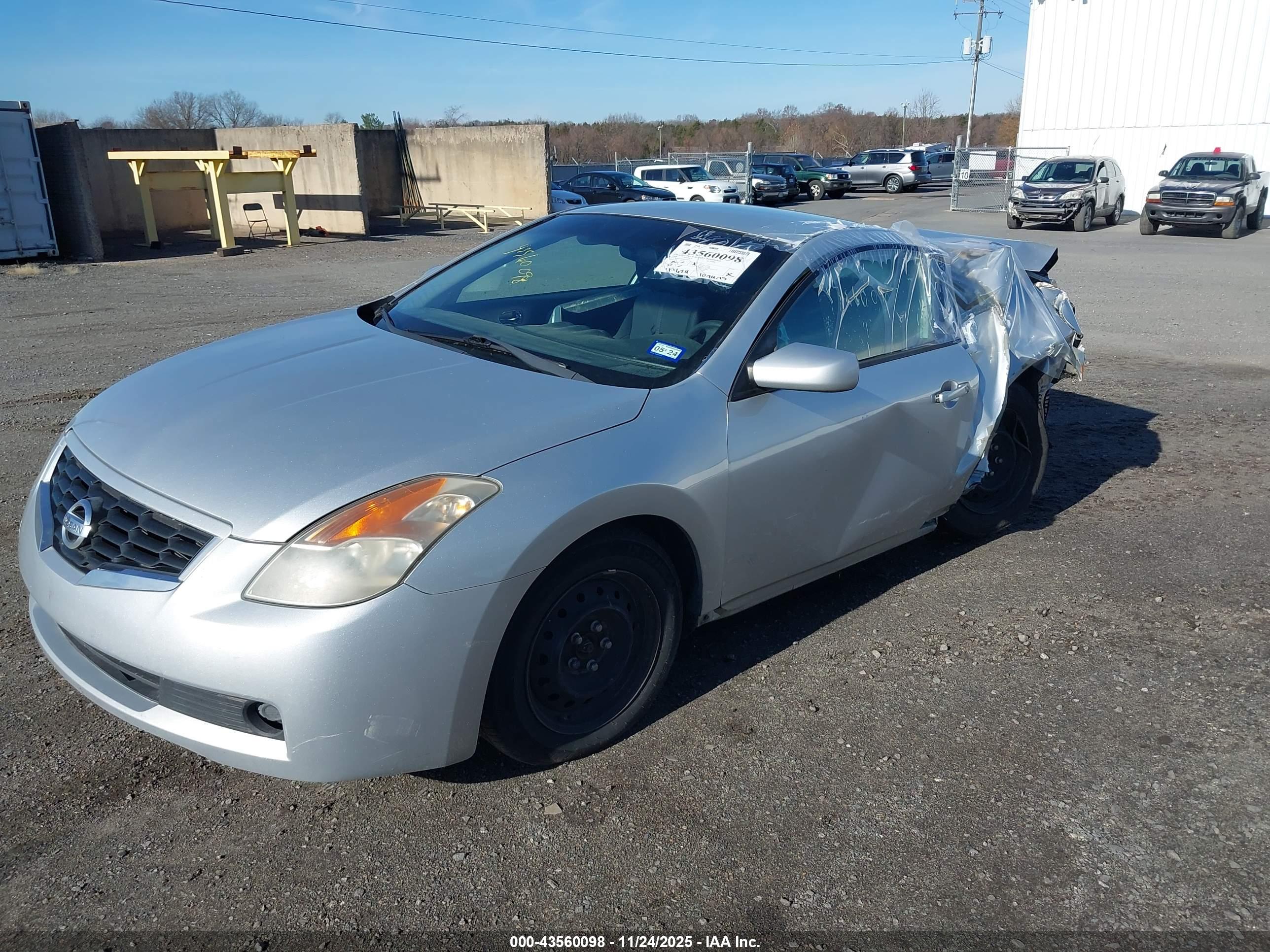 NISSAN ALTIMA image 2