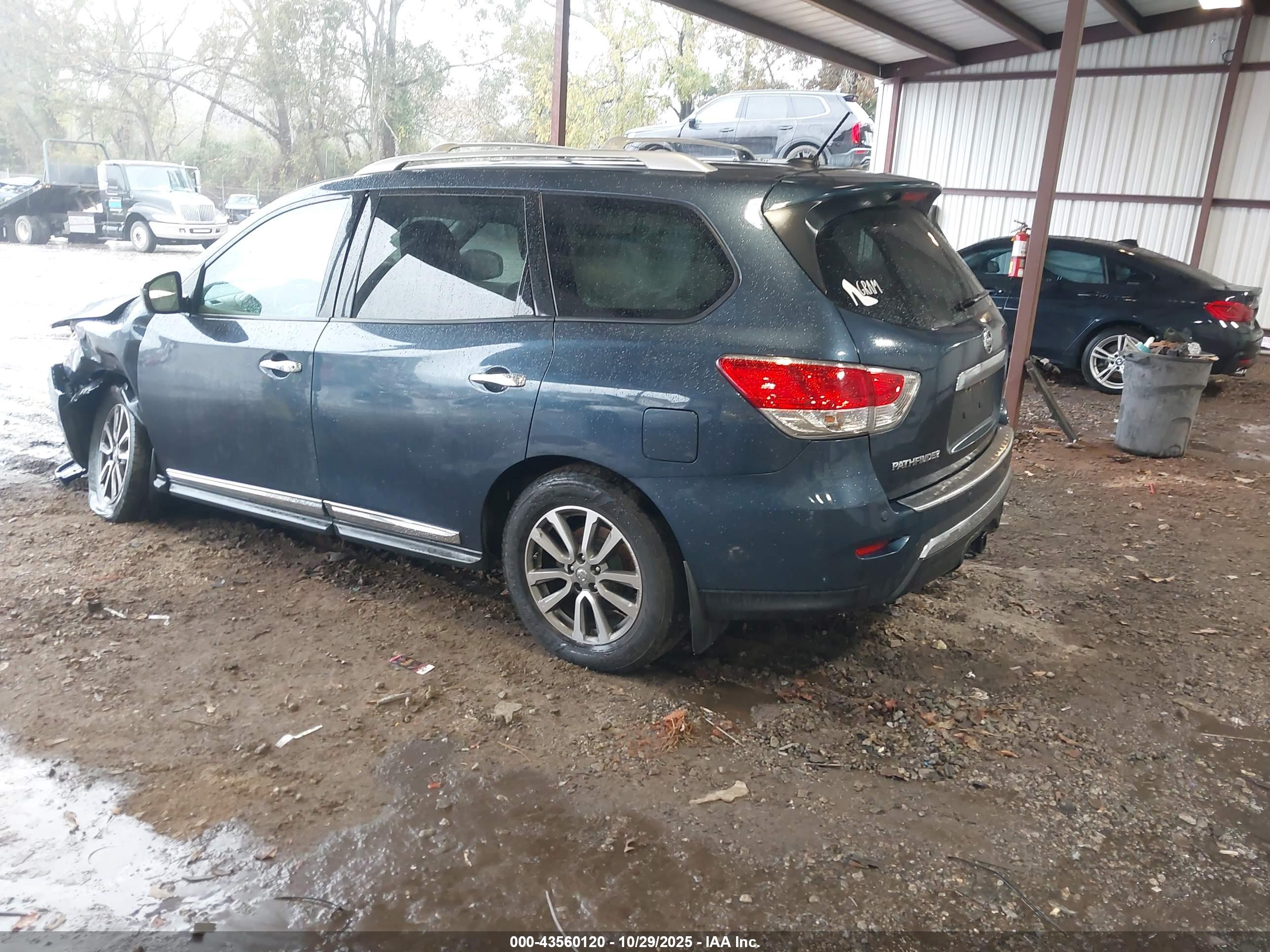 NISSAN PATHFINDER image 3