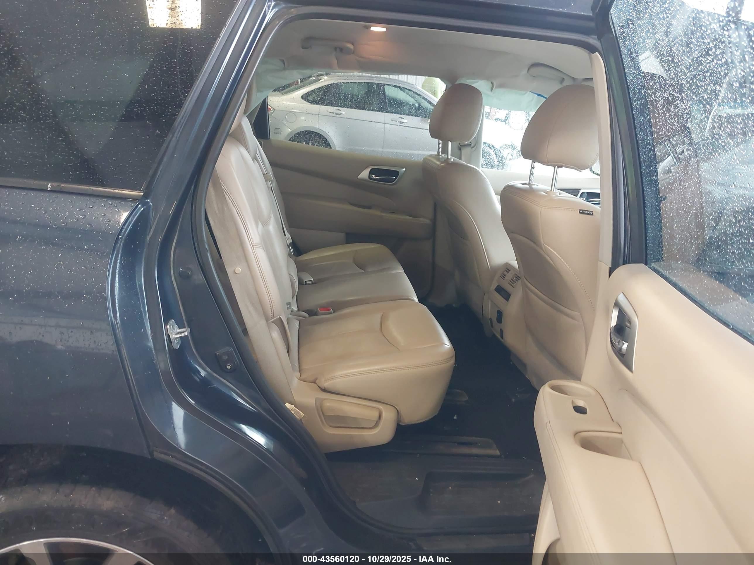 NISSAN PATHFINDER image 8