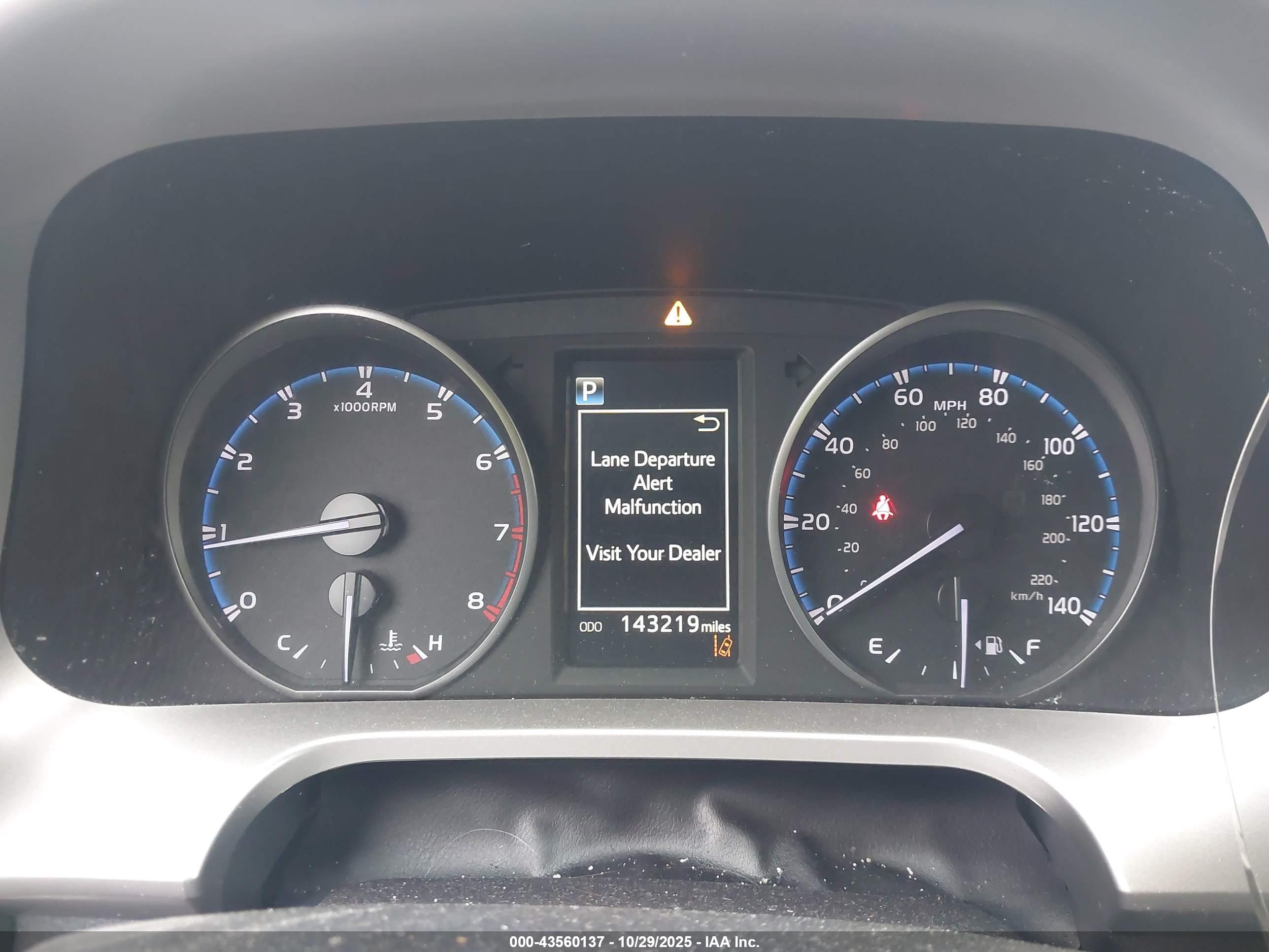 TOYOTA RAV4 image 7