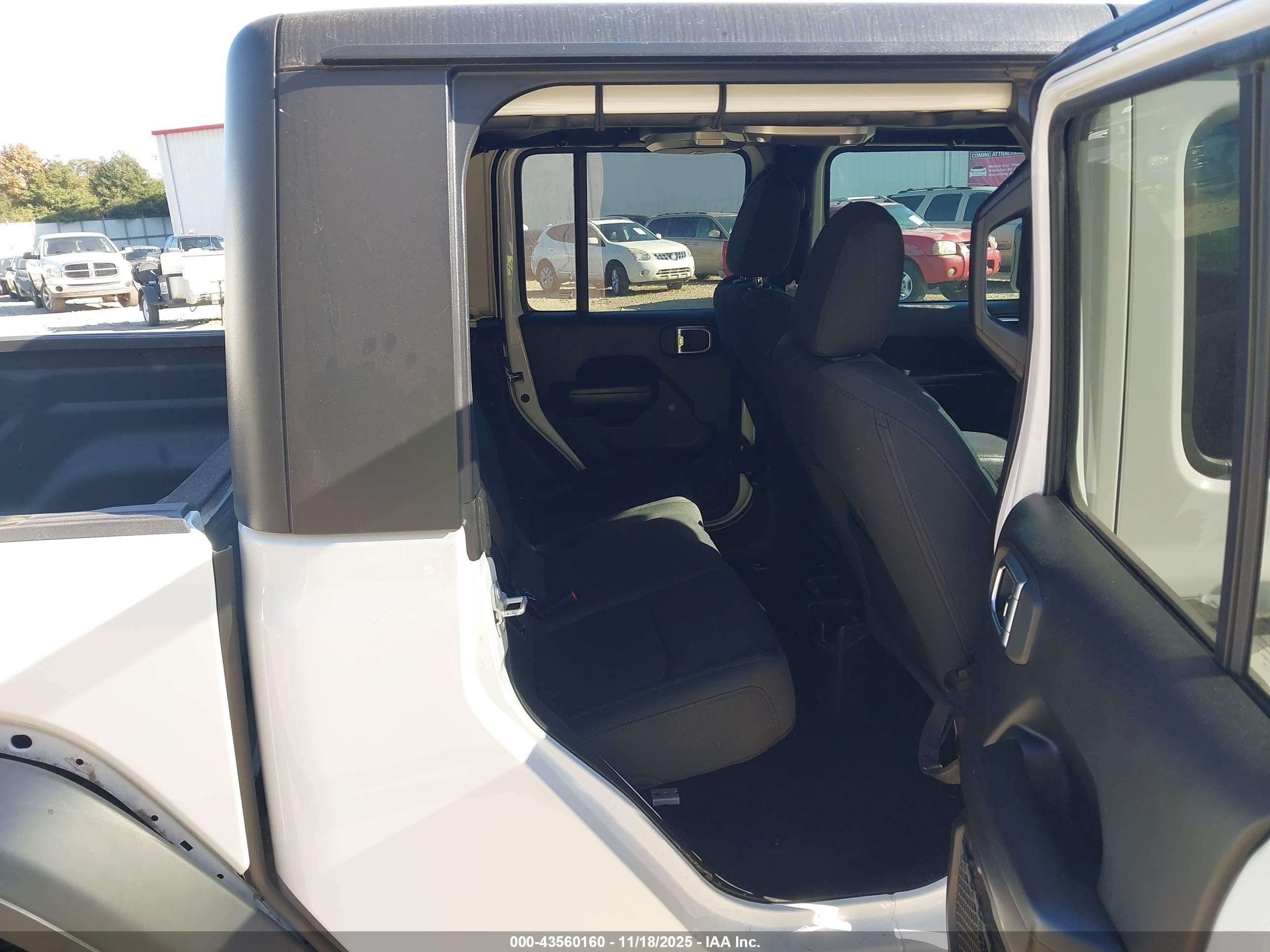 JEEP GLADIATOR image 8