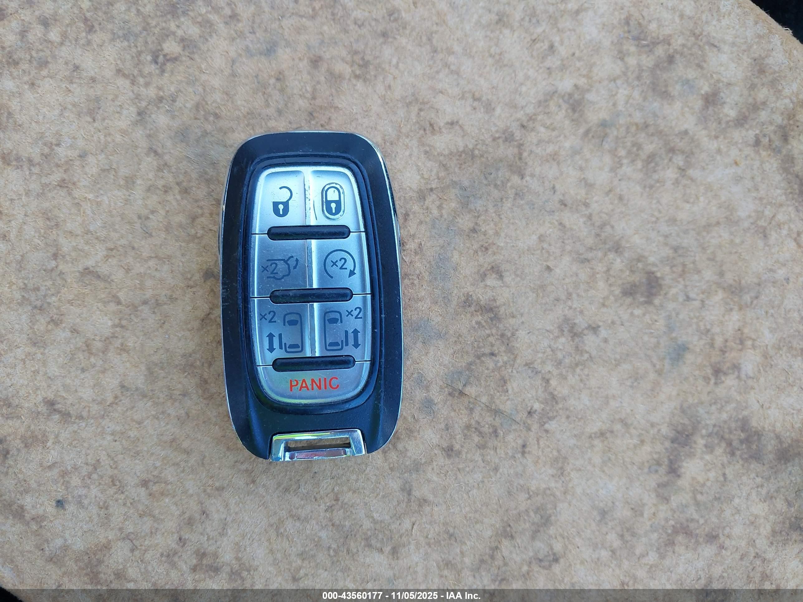 CHRYSLER PACIFICA image 11