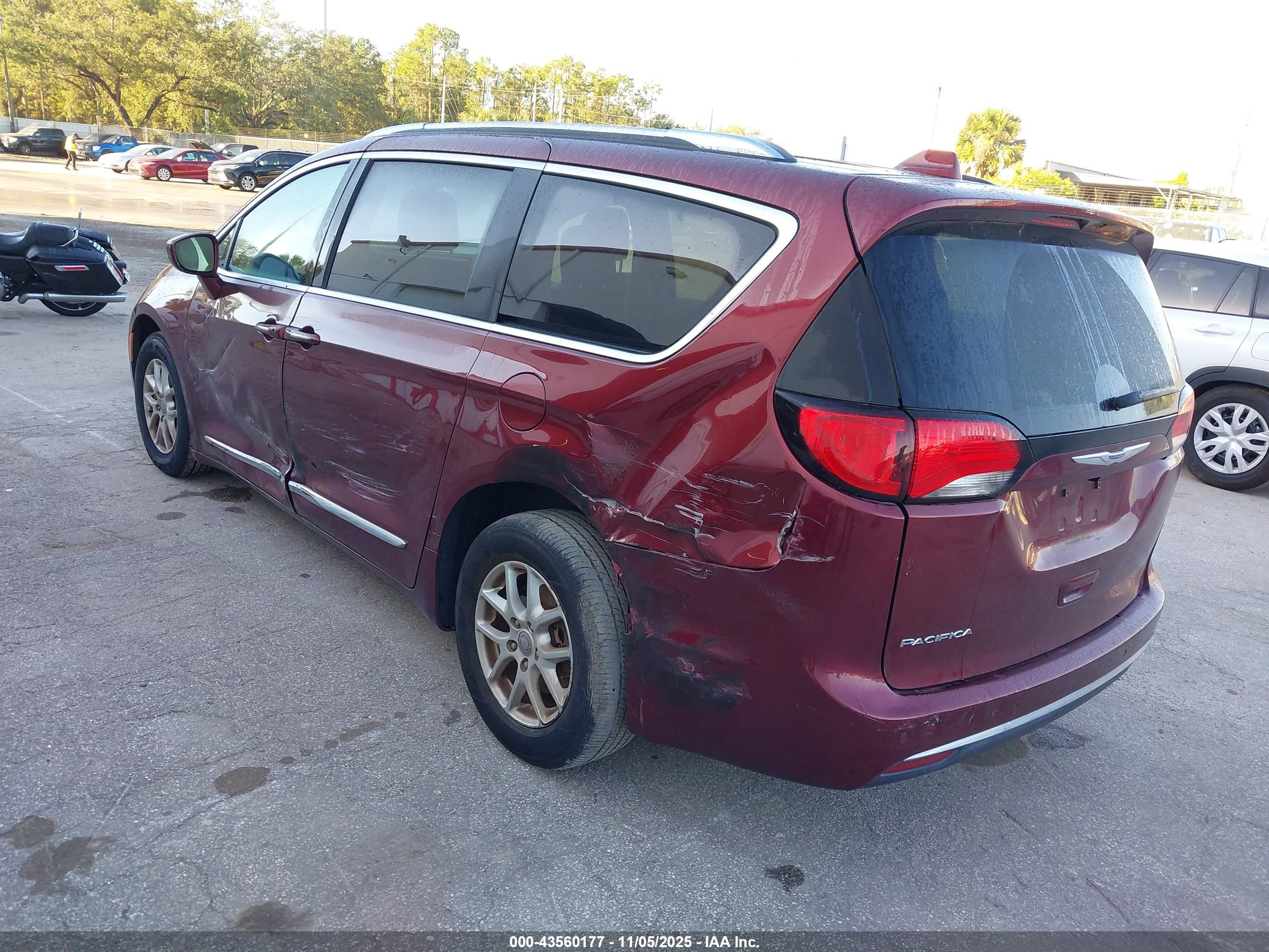 CHRYSLER PACIFICA image 3
