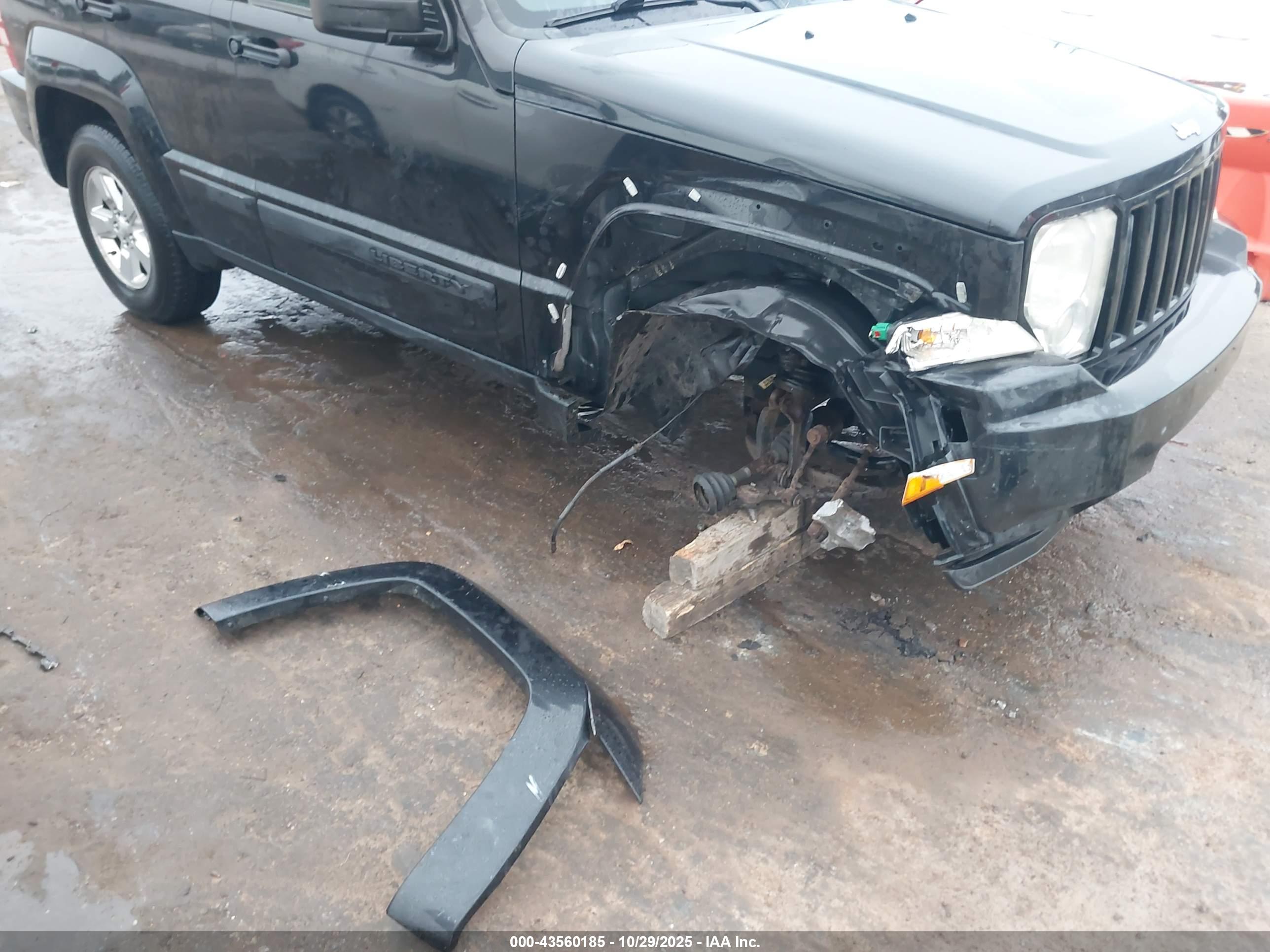 JEEP LIBERTY image 6