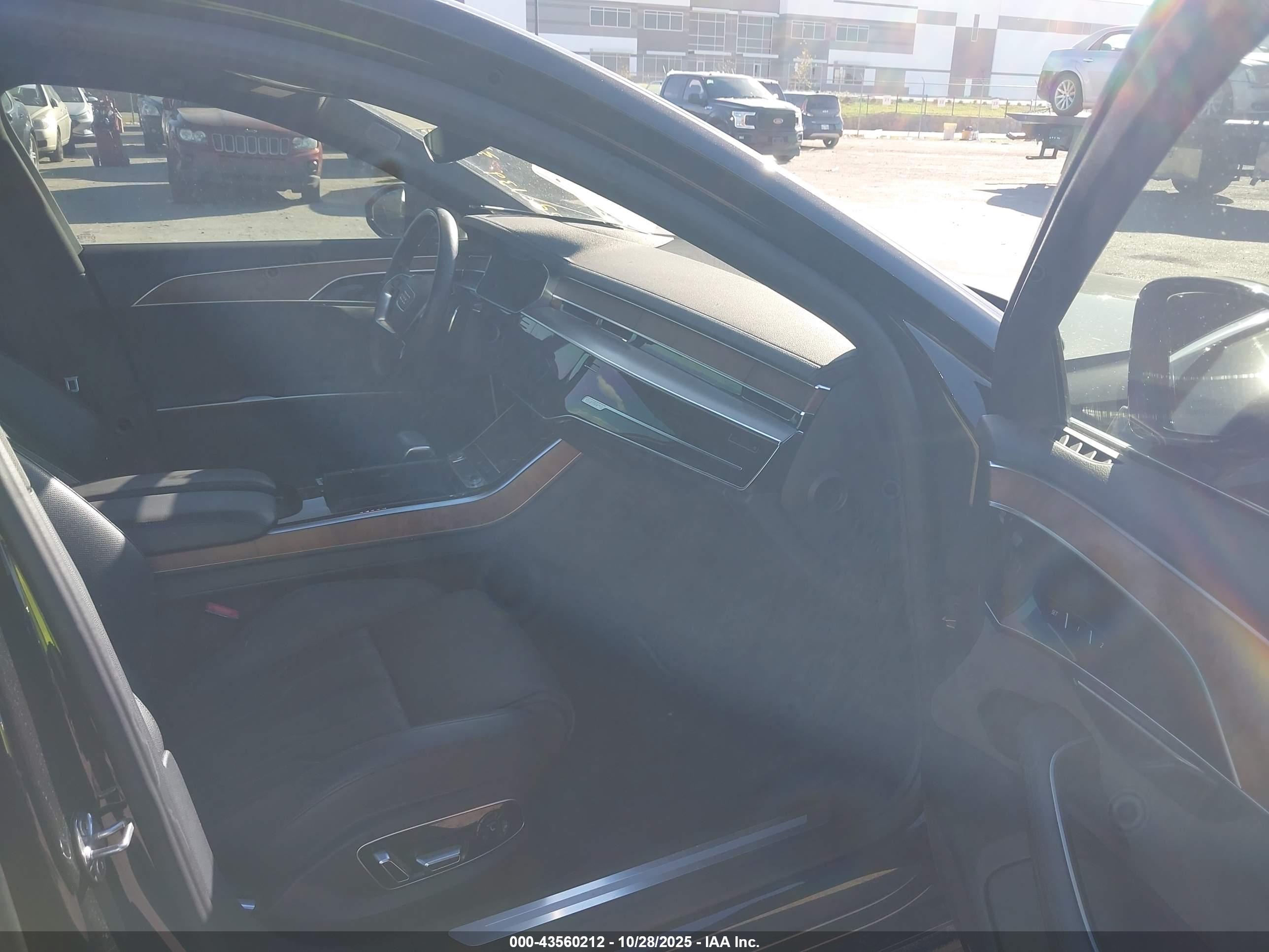 AUDI A8 image 5