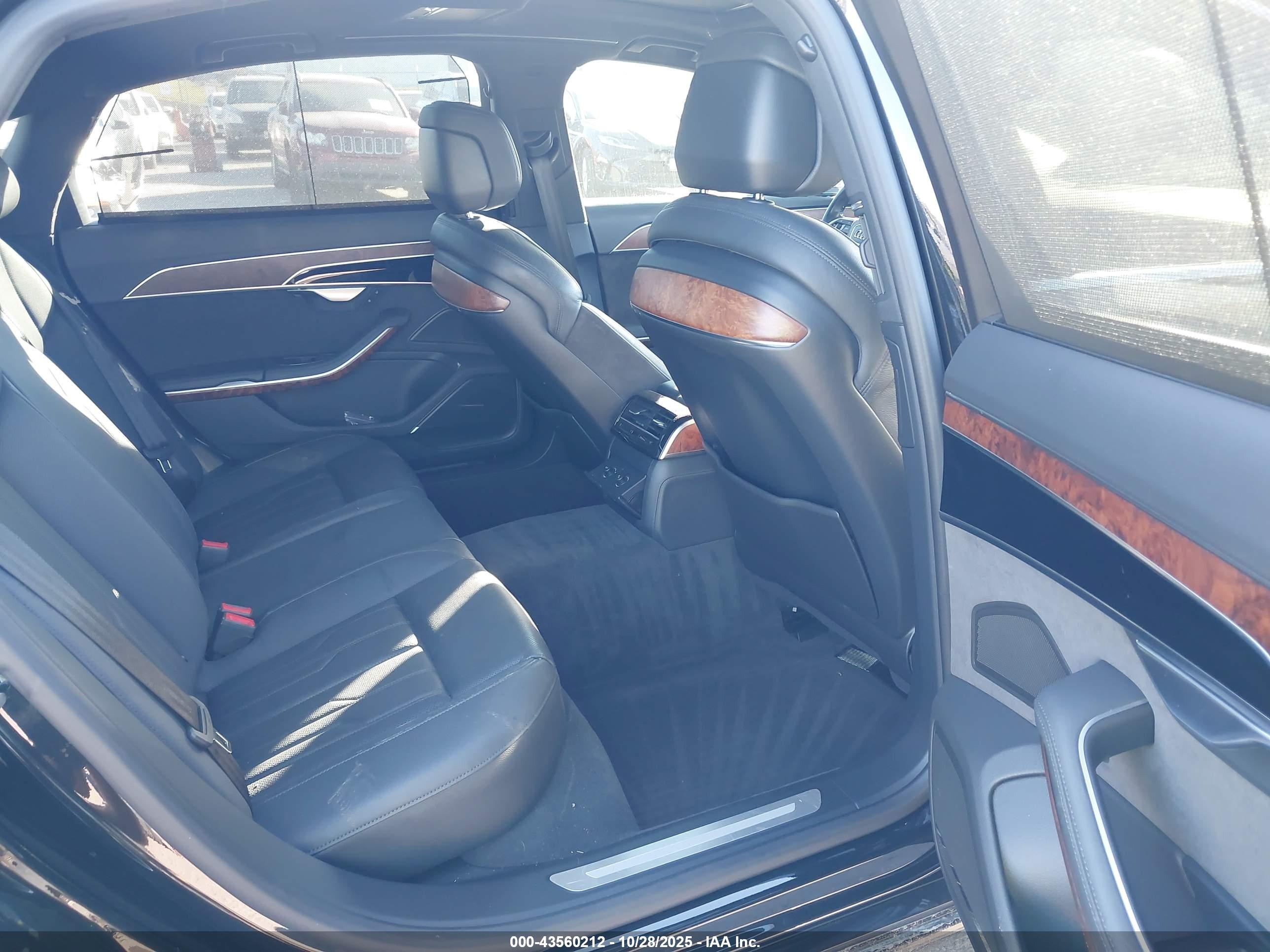 AUDI A8 image 8
