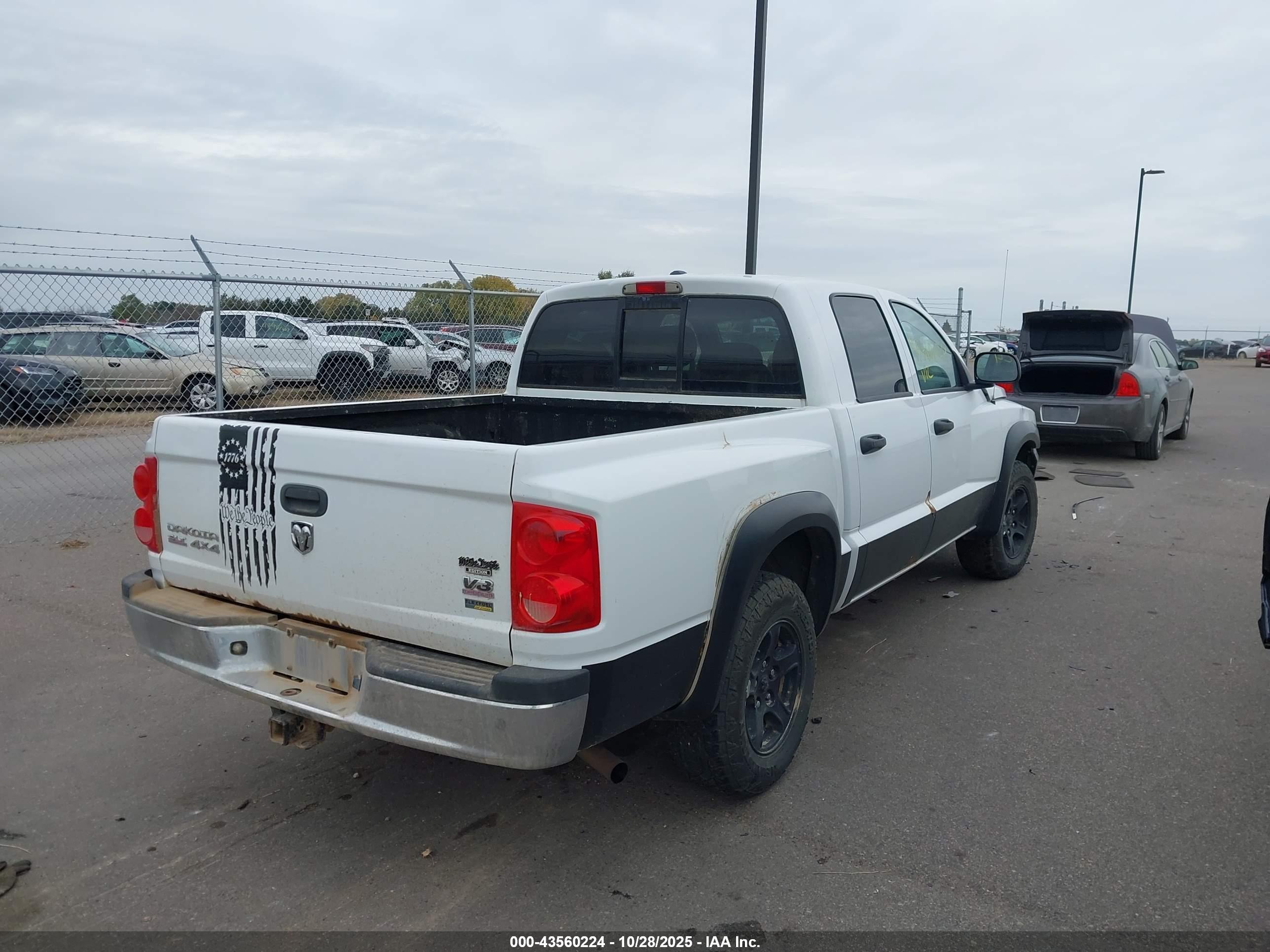 DODGE DAKOTA image 4
